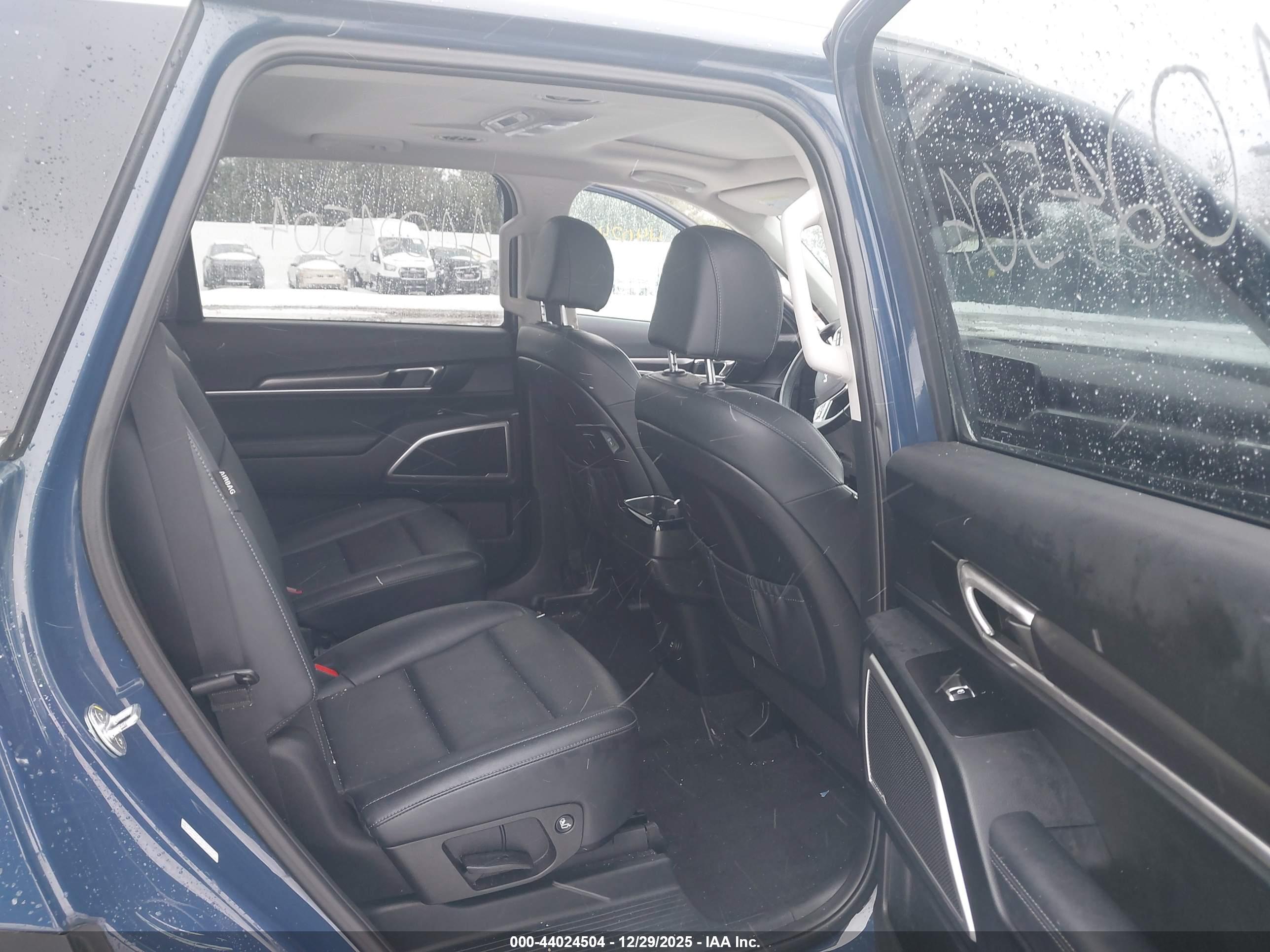 KIA TELLURIDE image 8