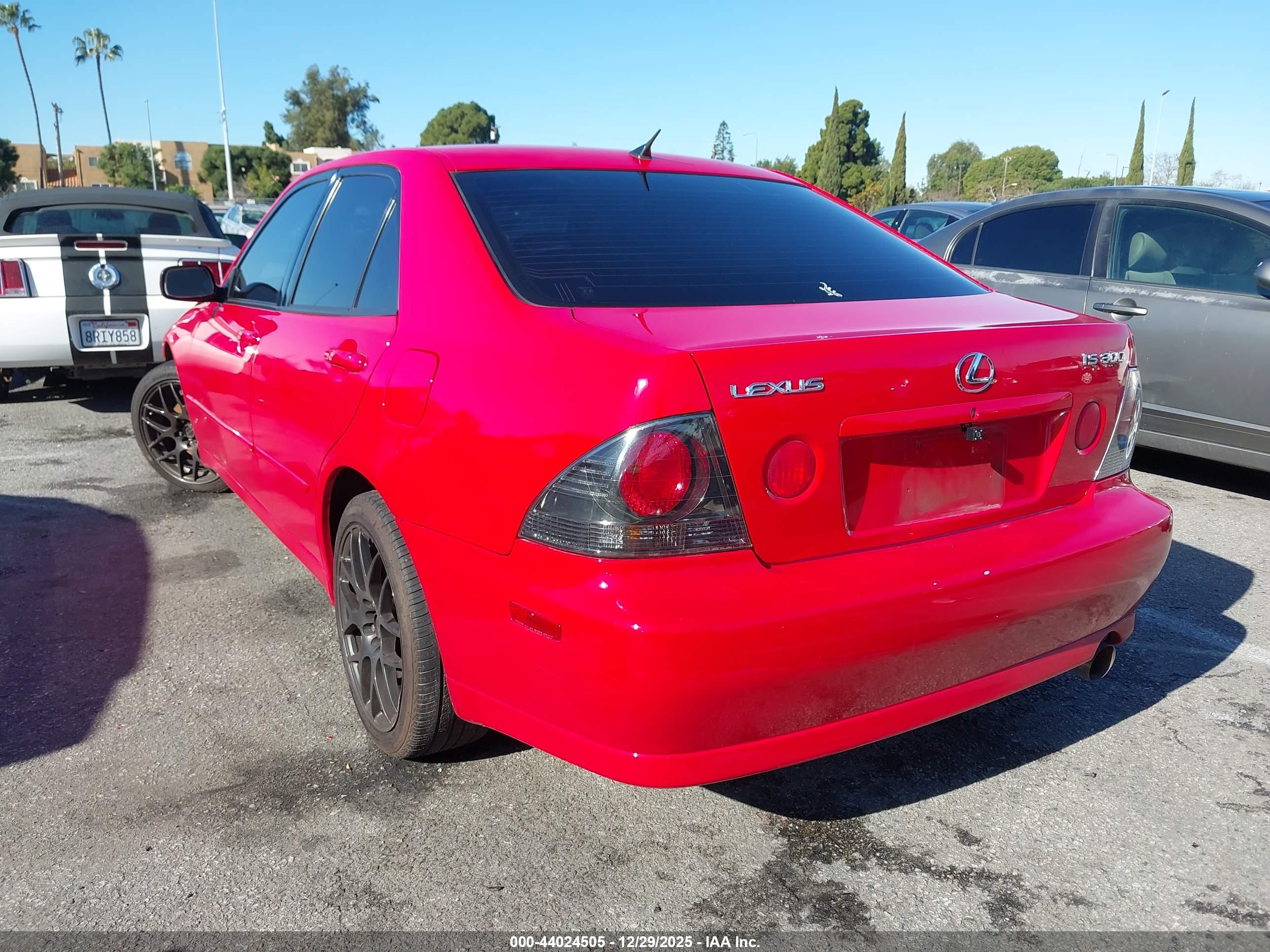 LEXUS IS image 3