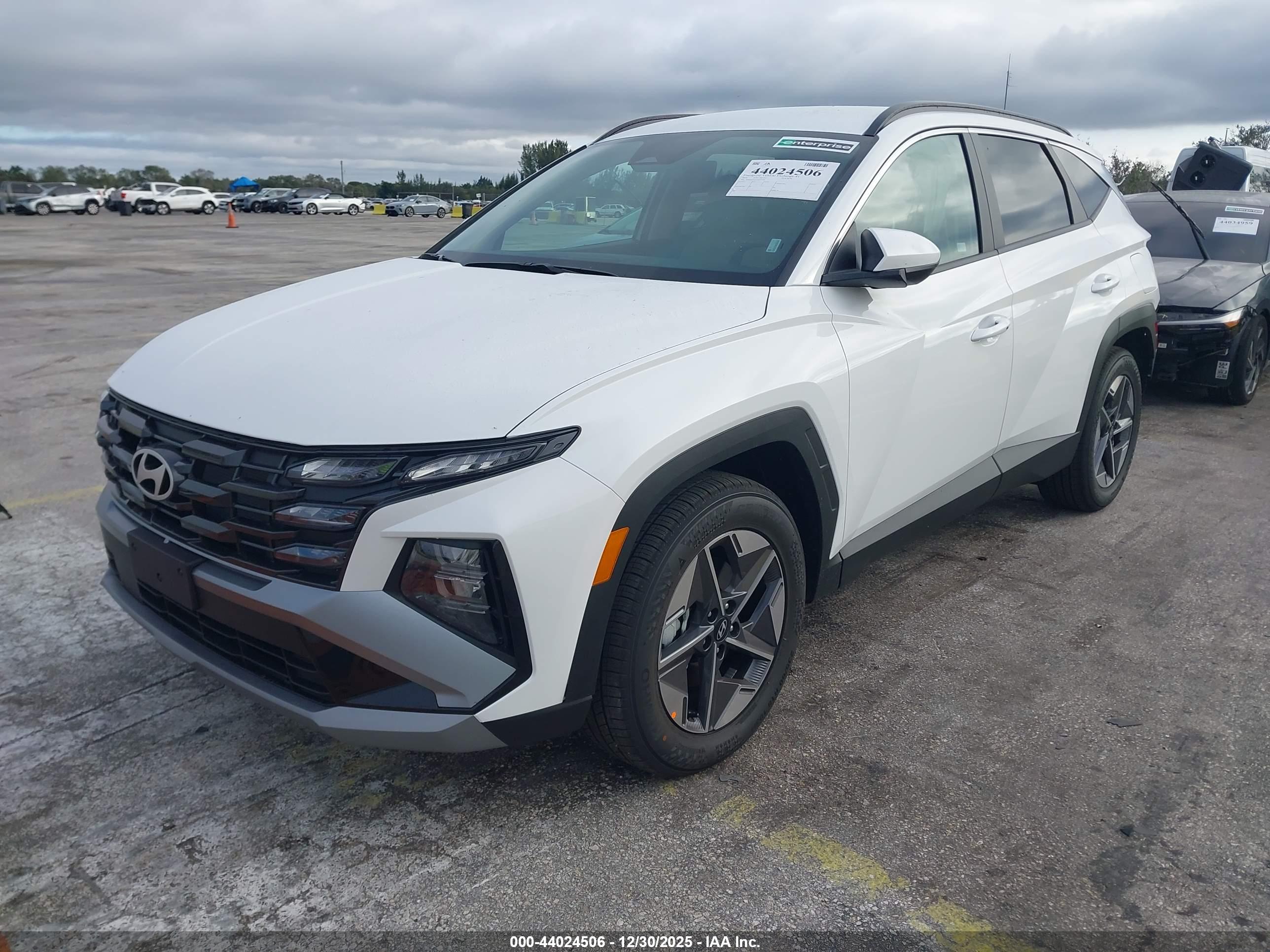 HYUNDAI TUCSON image 2
