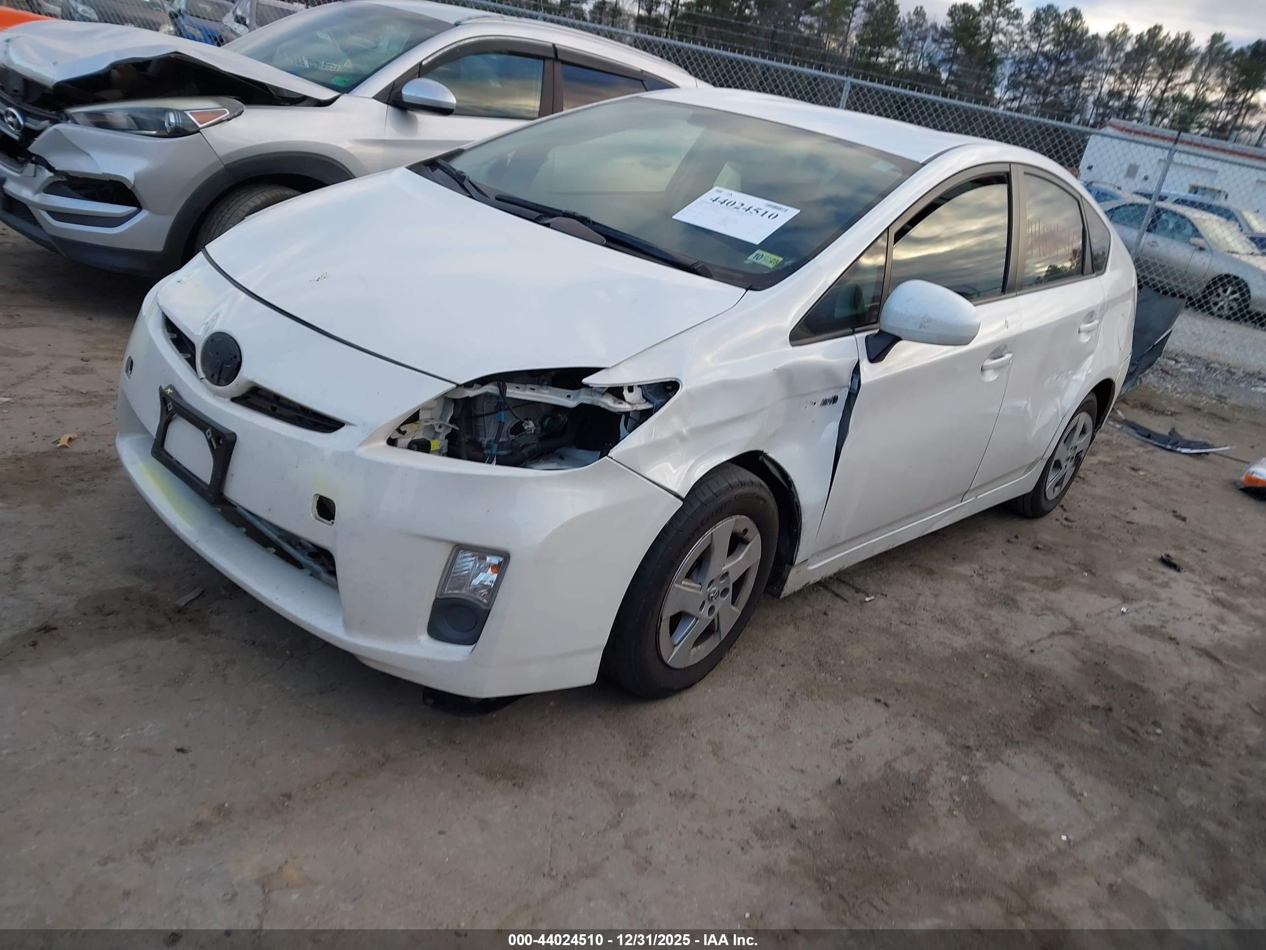 TOYOTA PRIUS image 2