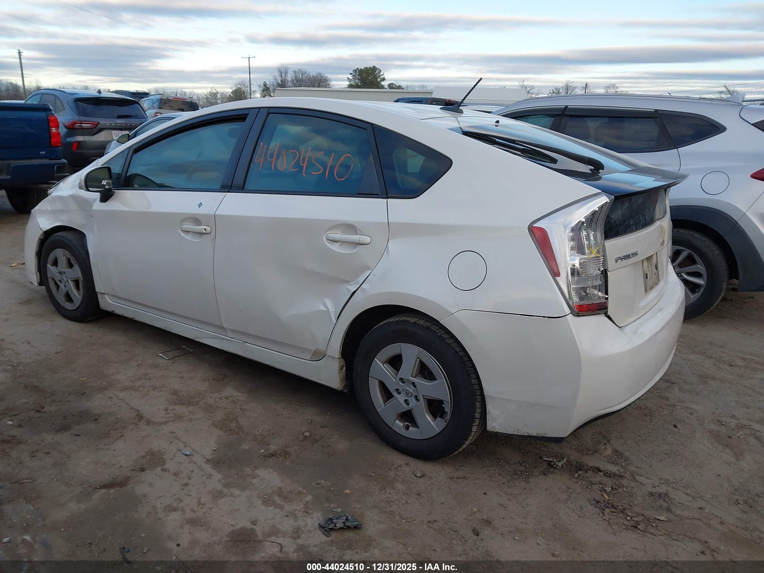 TOYOTA PRIUS image 3