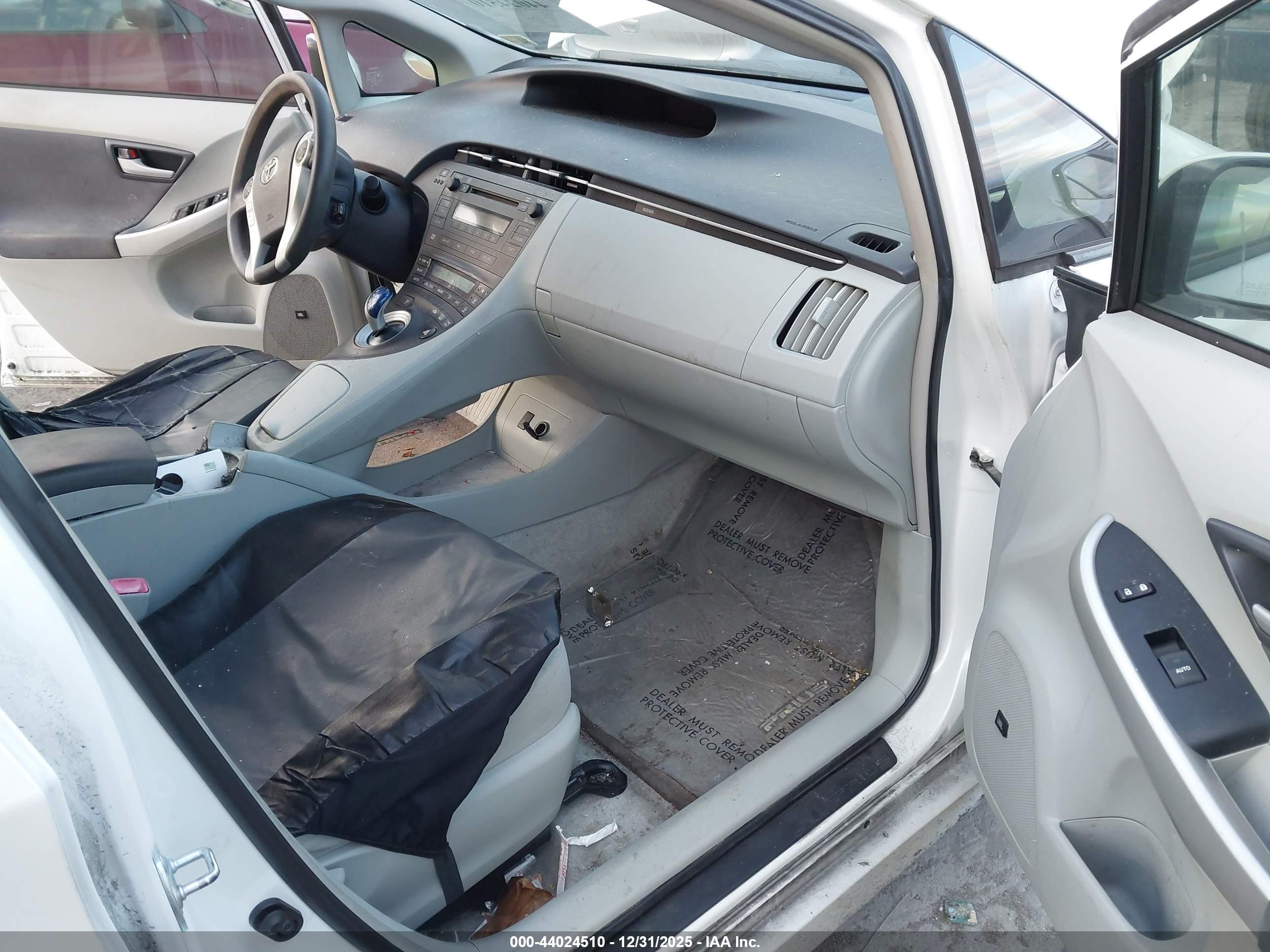 TOYOTA PRIUS image 5