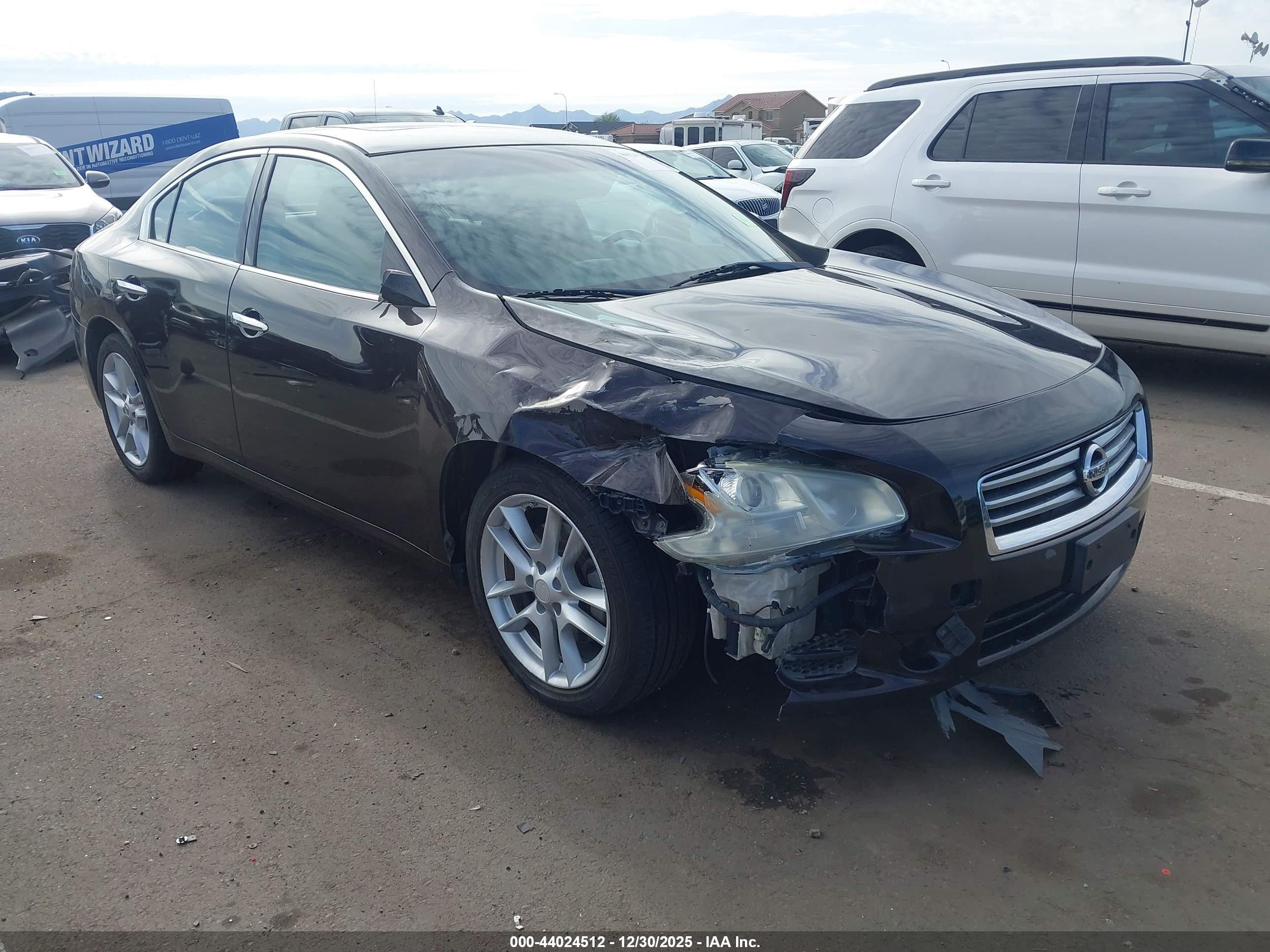 NISSAN MAXIMA image 6