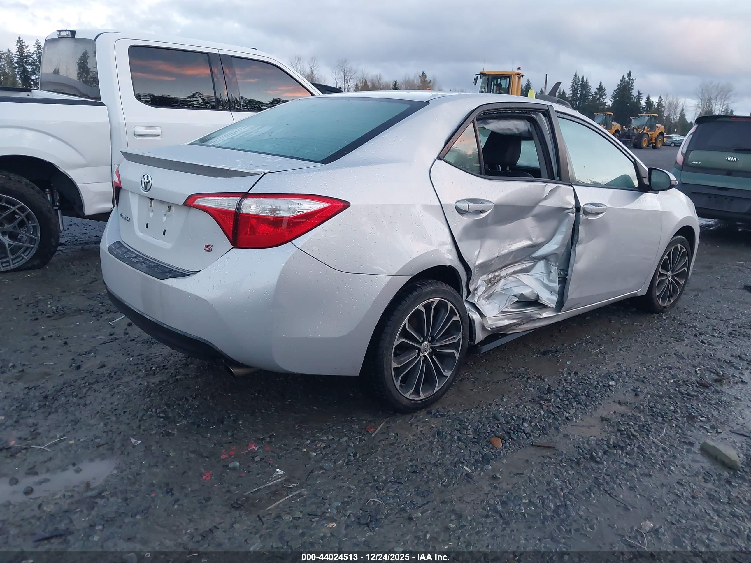 TOYOTA COROLLA image 4