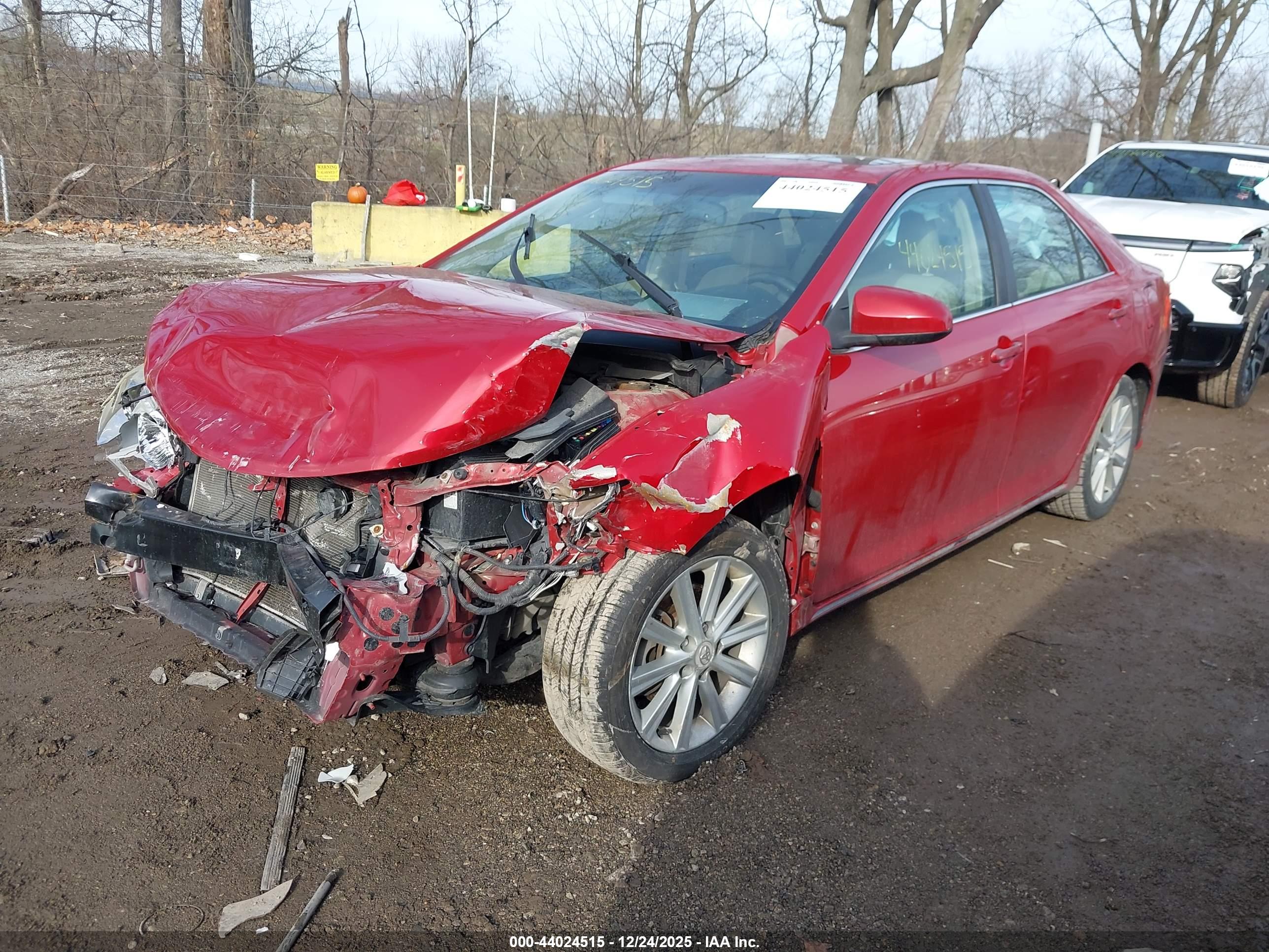 TOYOTA CAMRY image 2