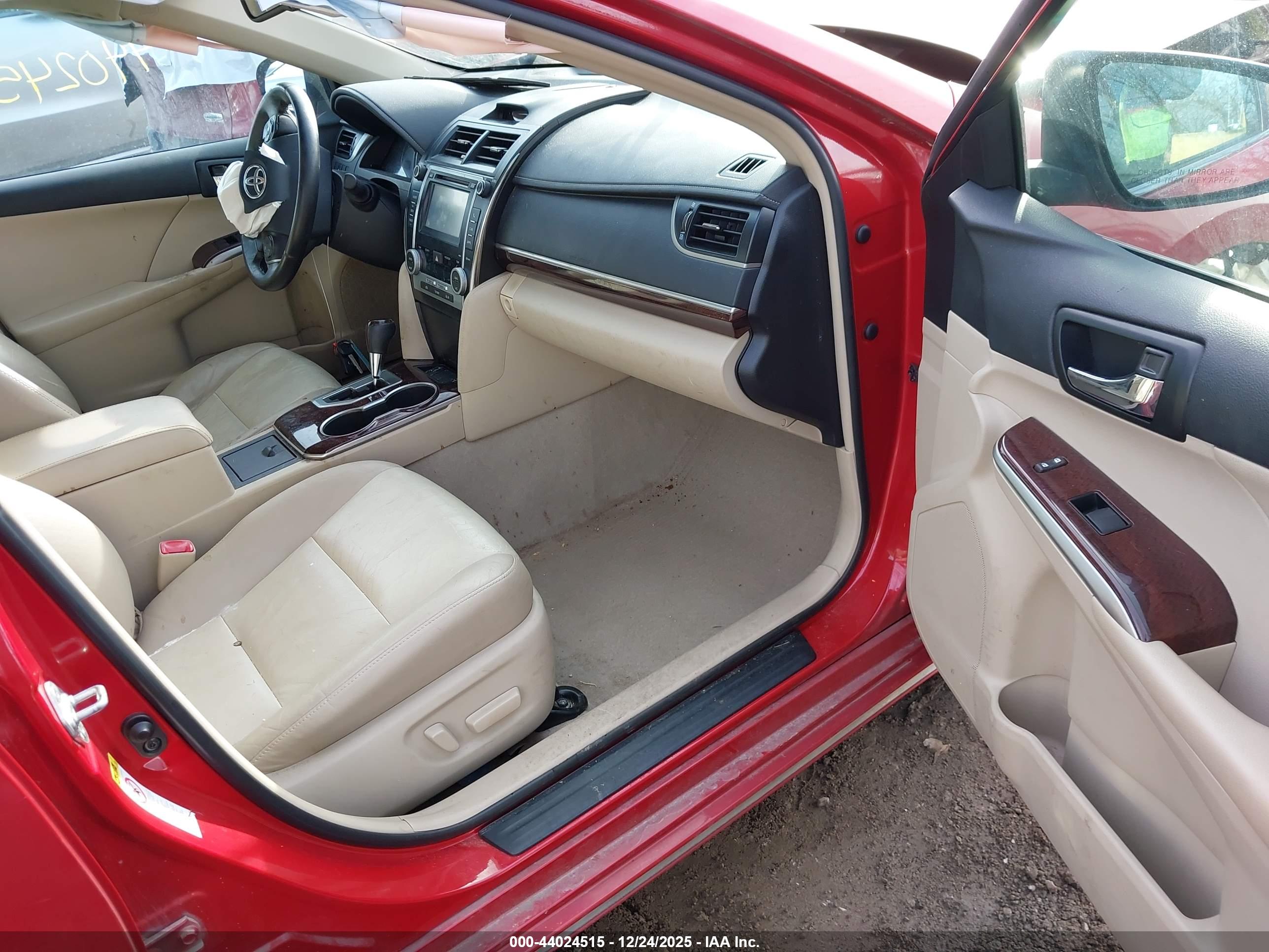 TOYOTA CAMRY image 5