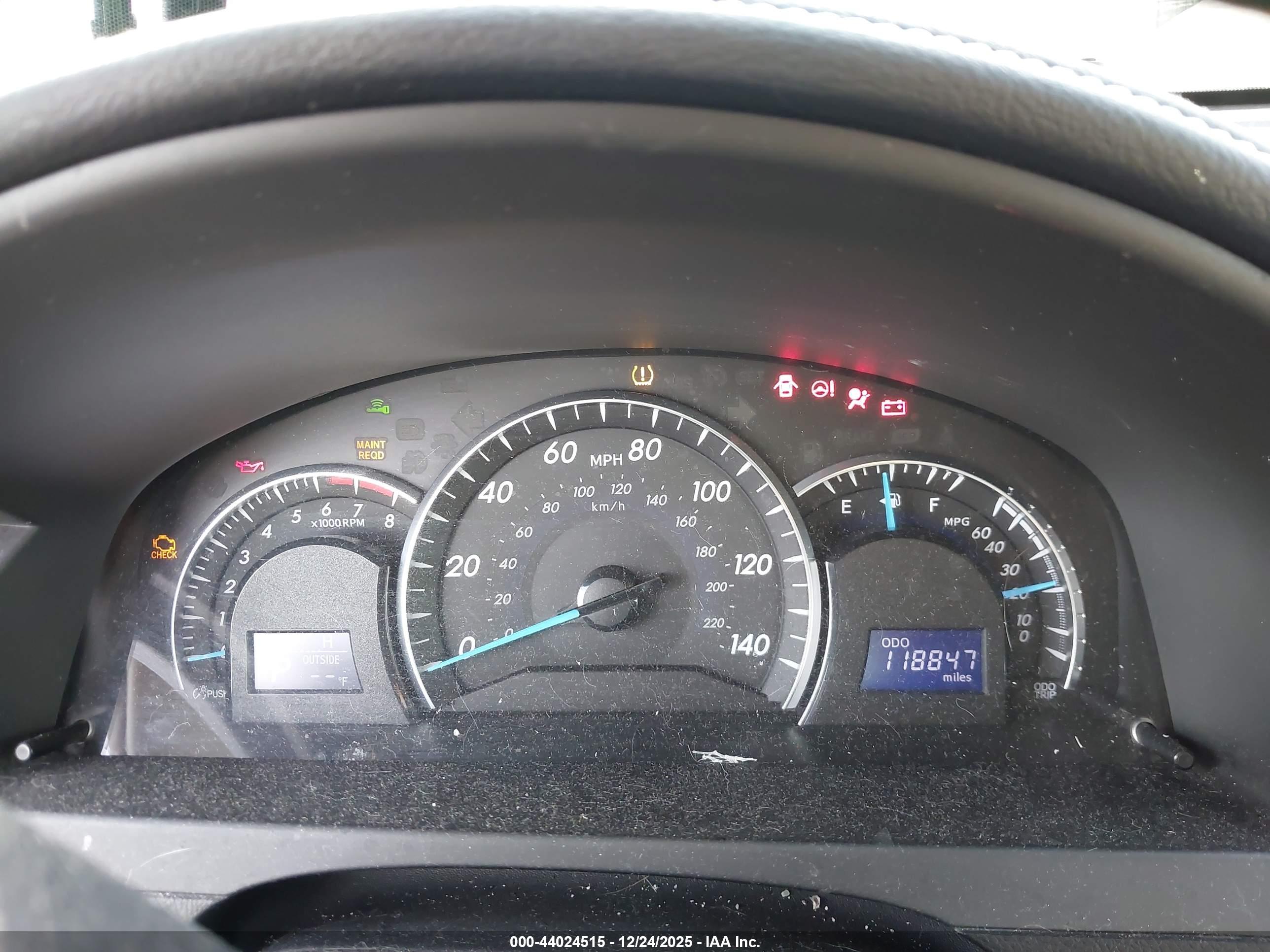 TOYOTA CAMRY image 7