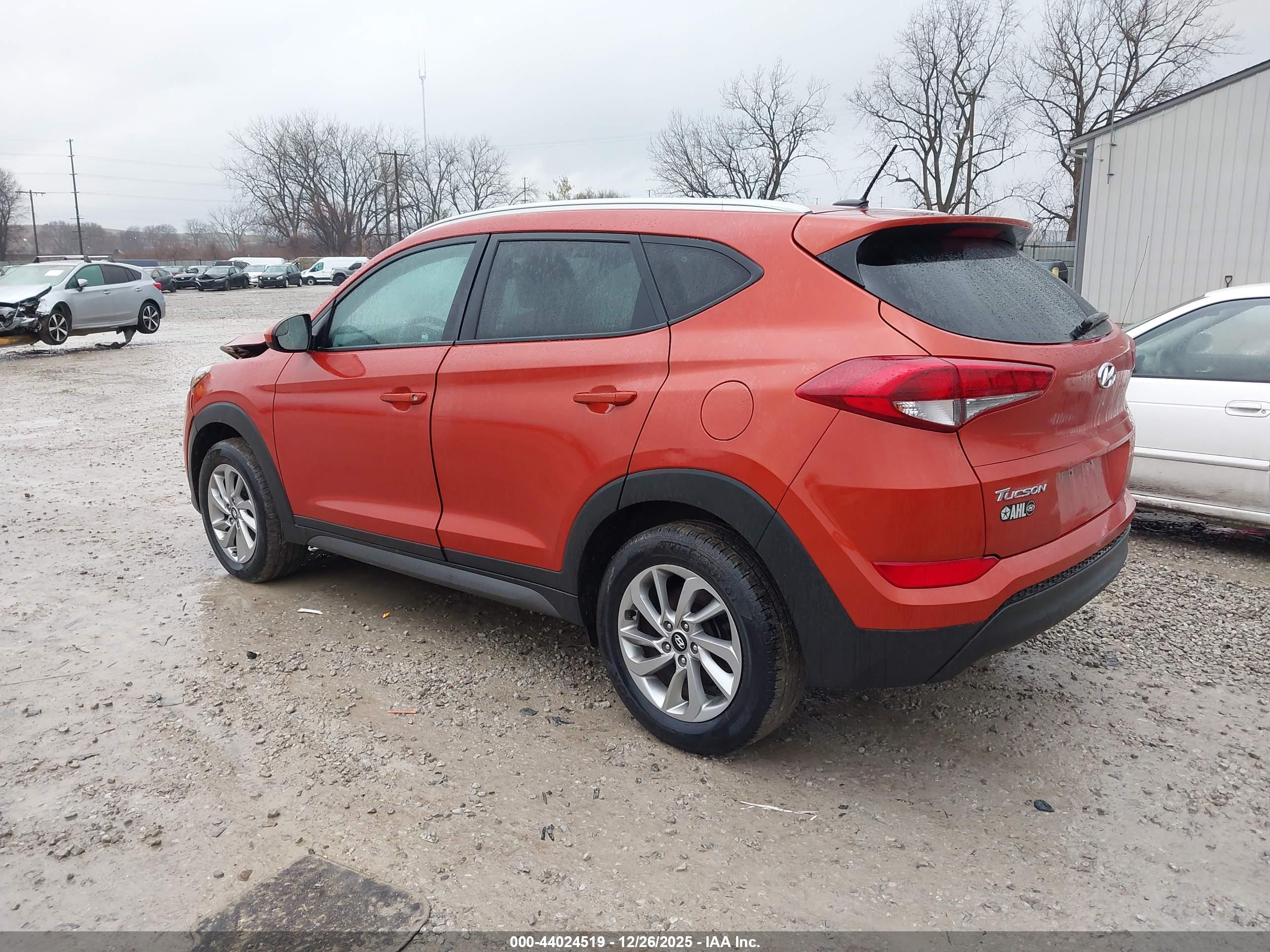HYUNDAI TUCSON image 3