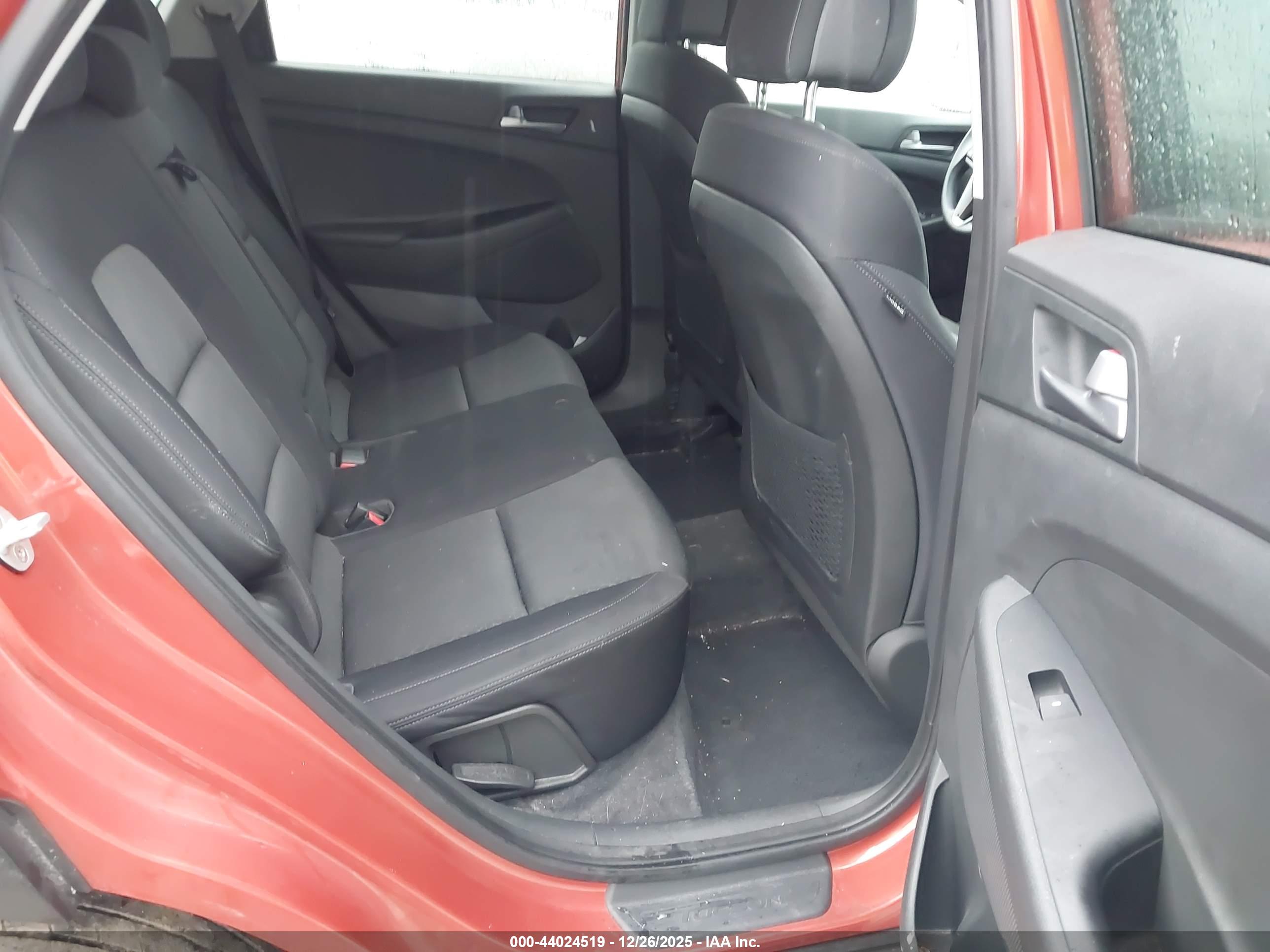 HYUNDAI TUCSON image 8