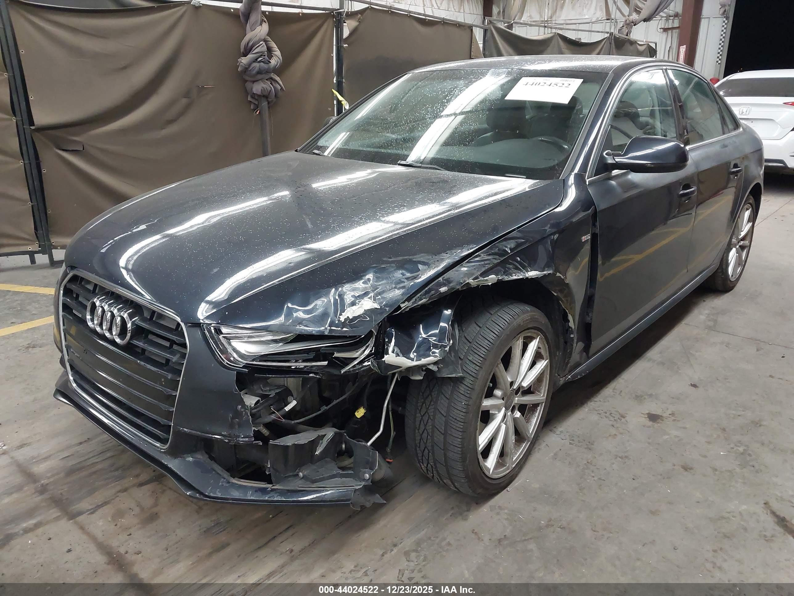 AUDI A4 image 2