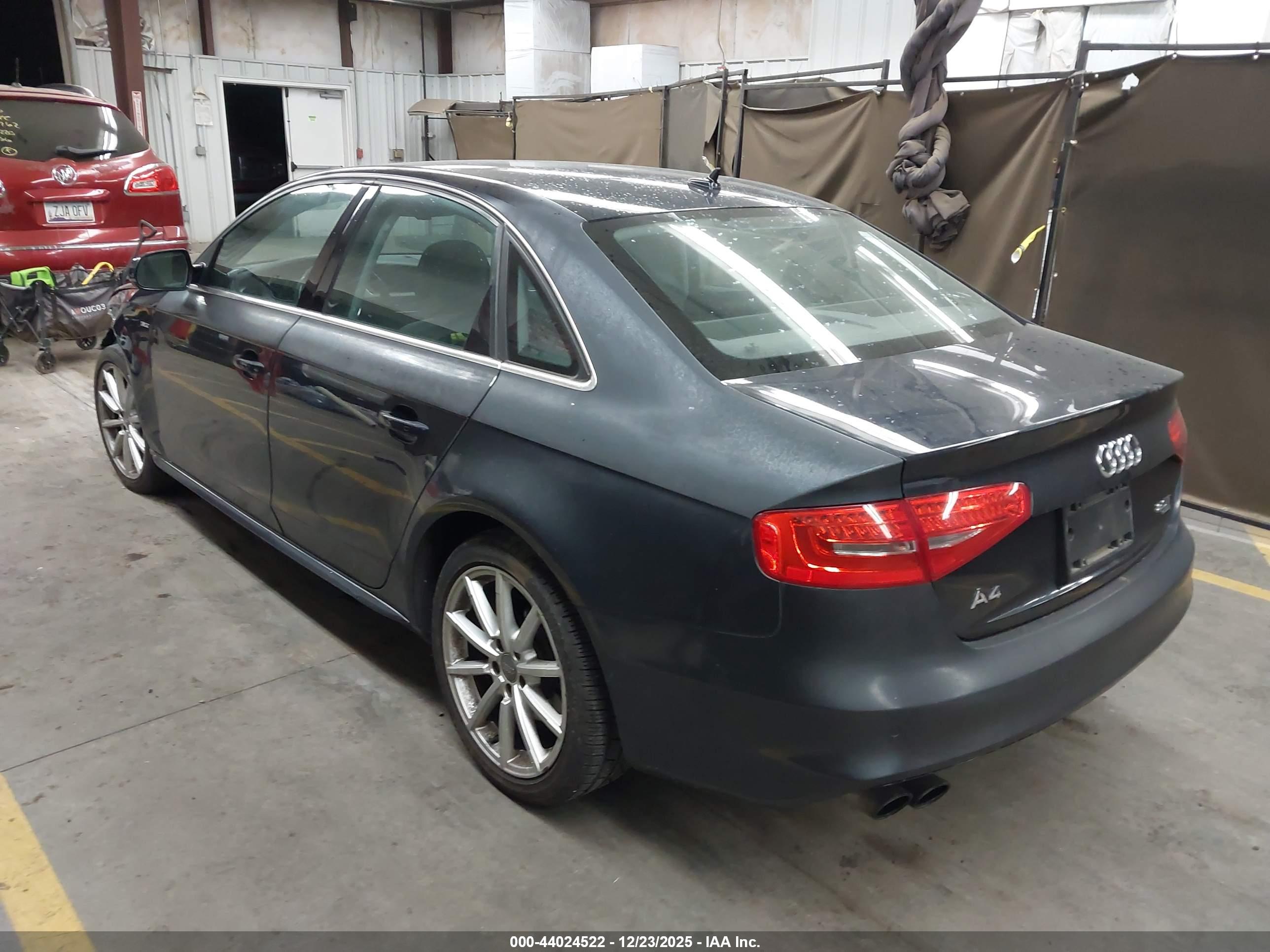 AUDI A4 image 3