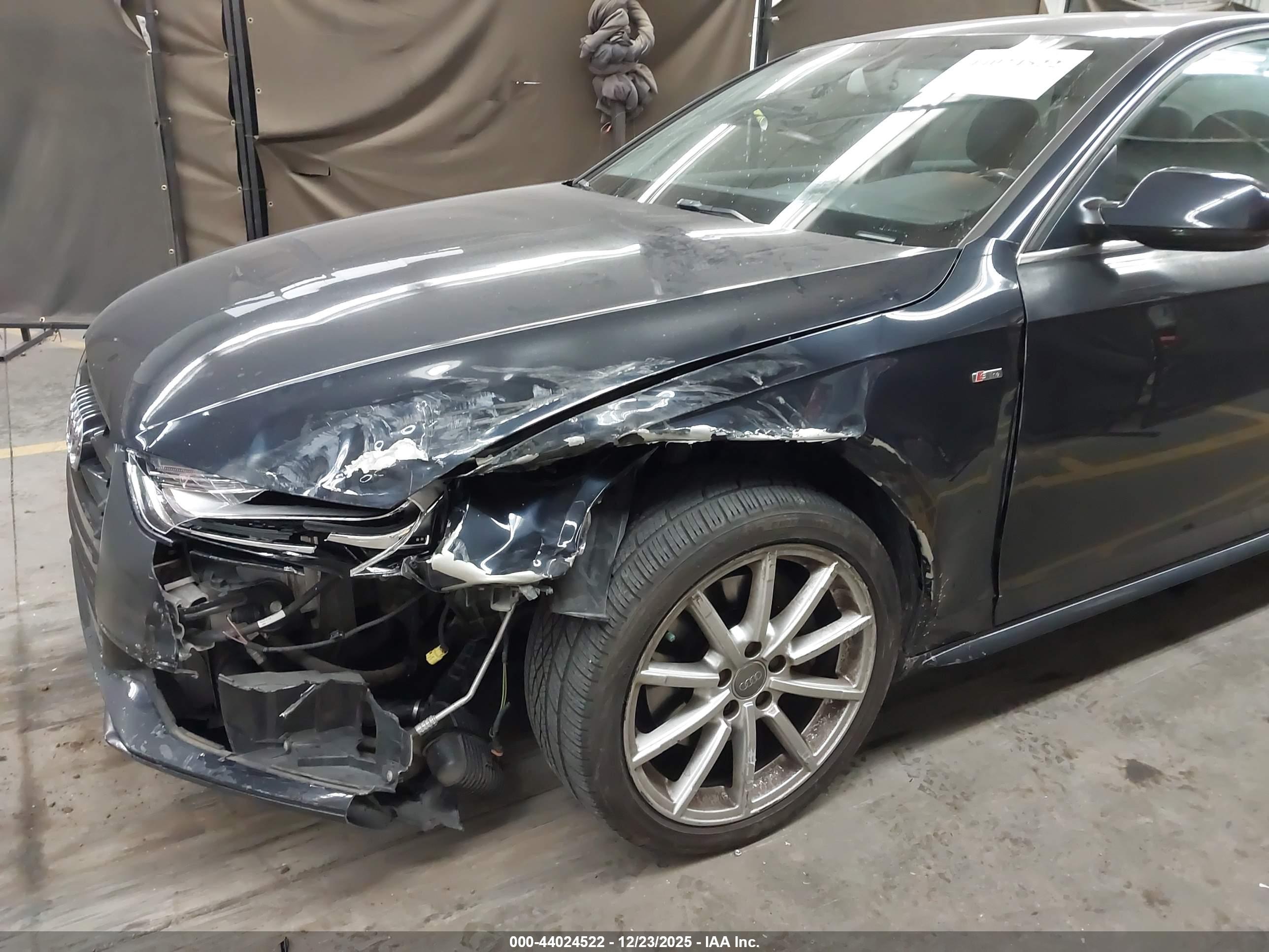 AUDI A4 image 6