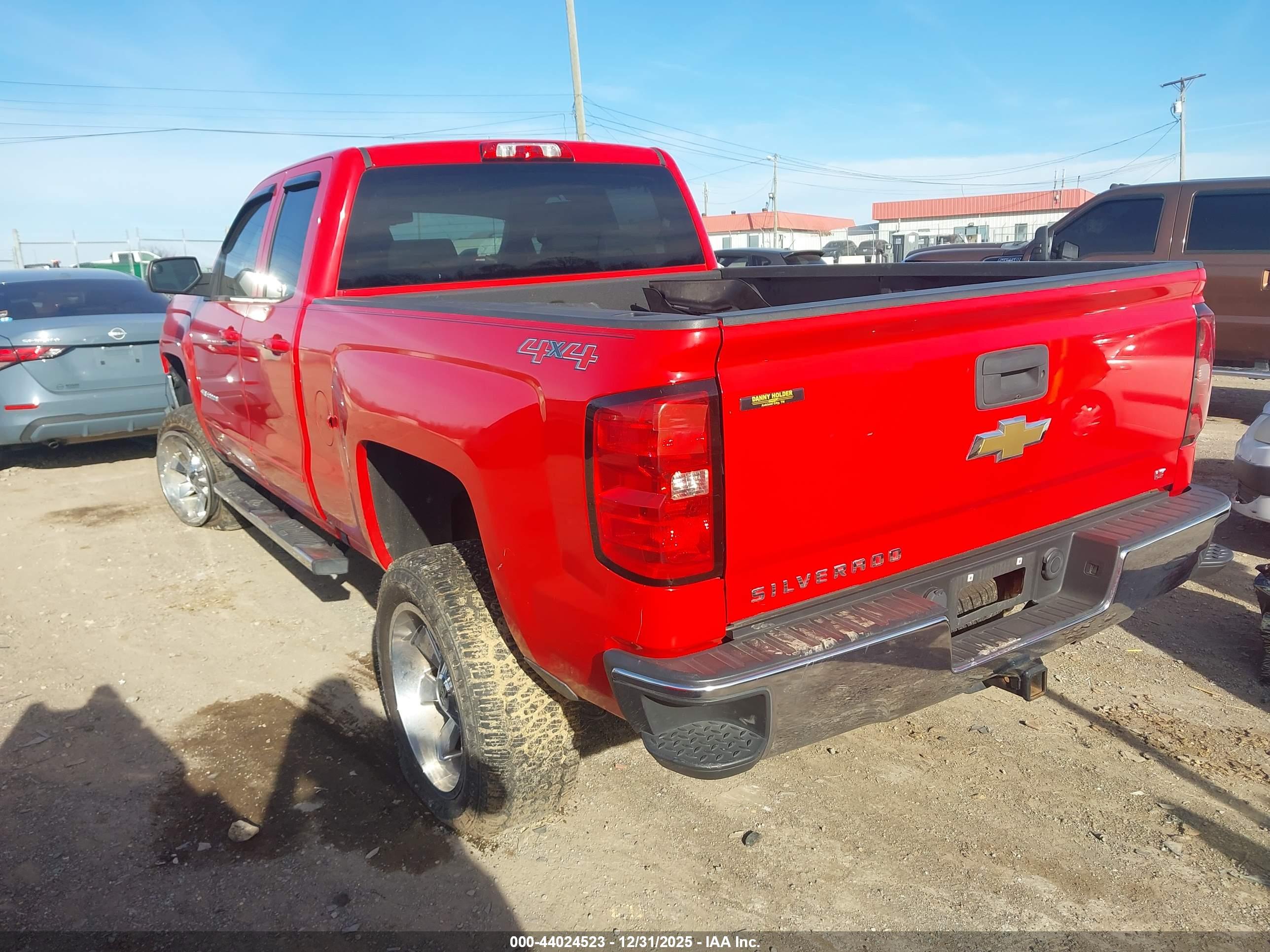 CHEVROLET SILVERADO image 3