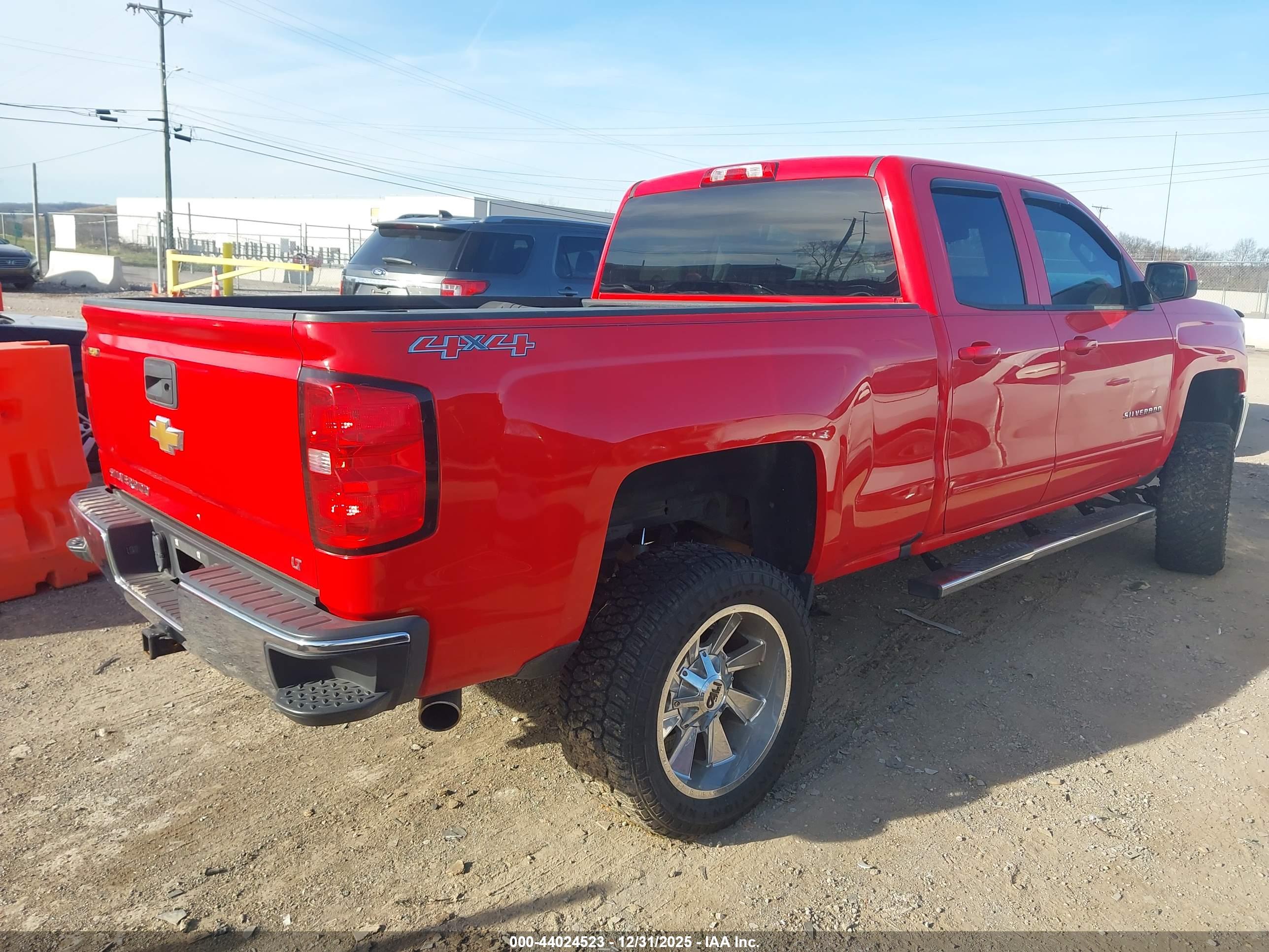 CHEVROLET SILVERADO image 4