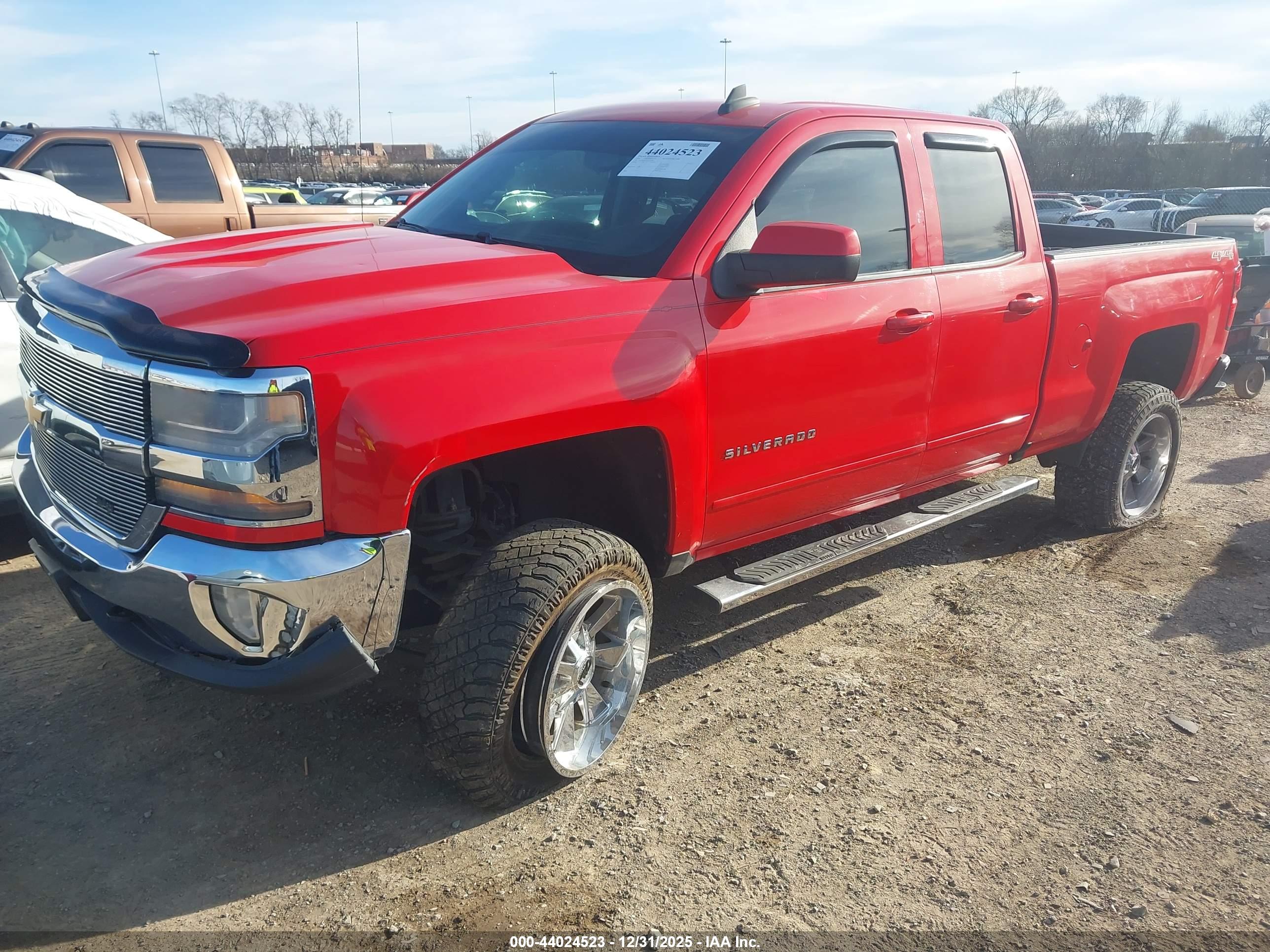 CHEVROLET SILVERADO image 6