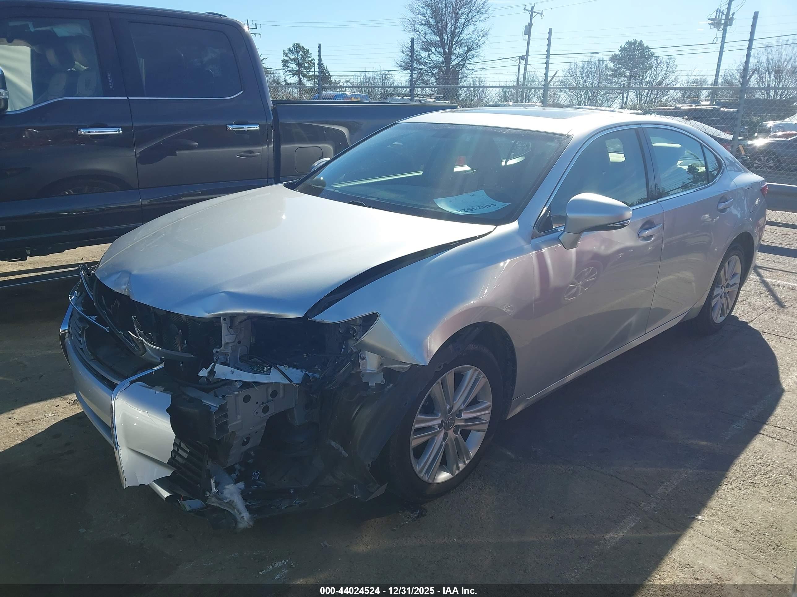 LEXUS ES image 2