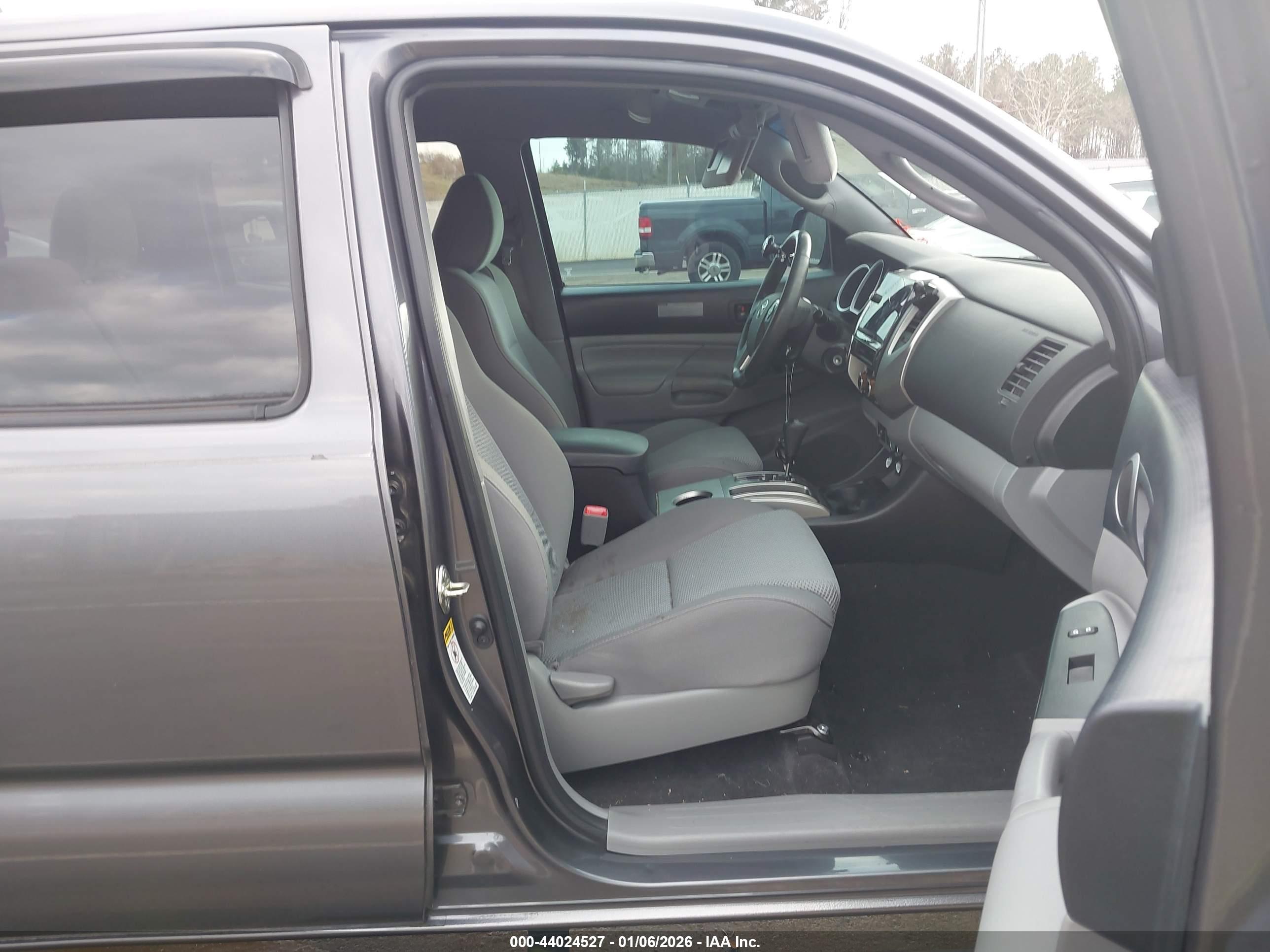 TOYOTA TACOMA image 5