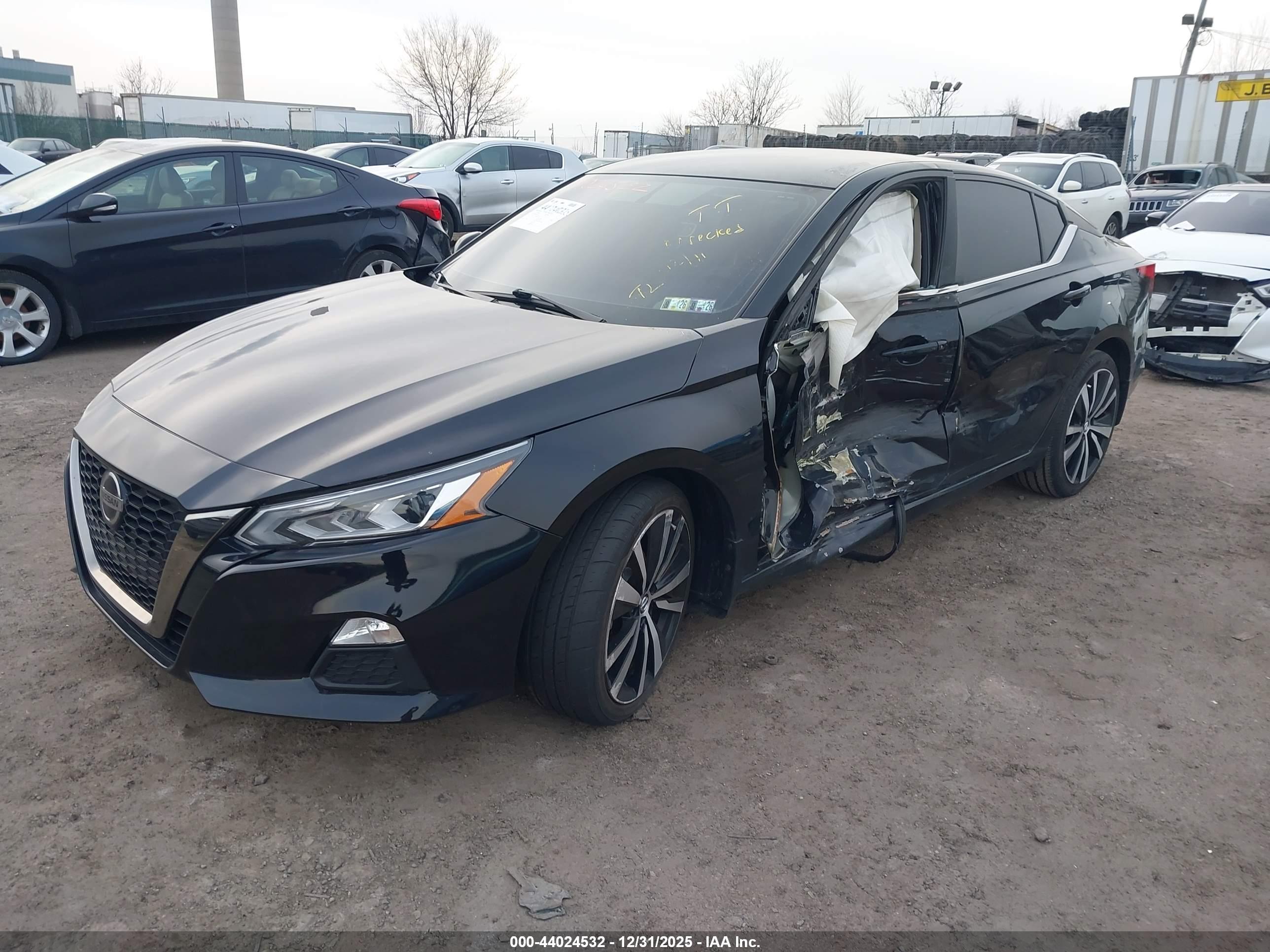 NISSAN ALTIMA image 2