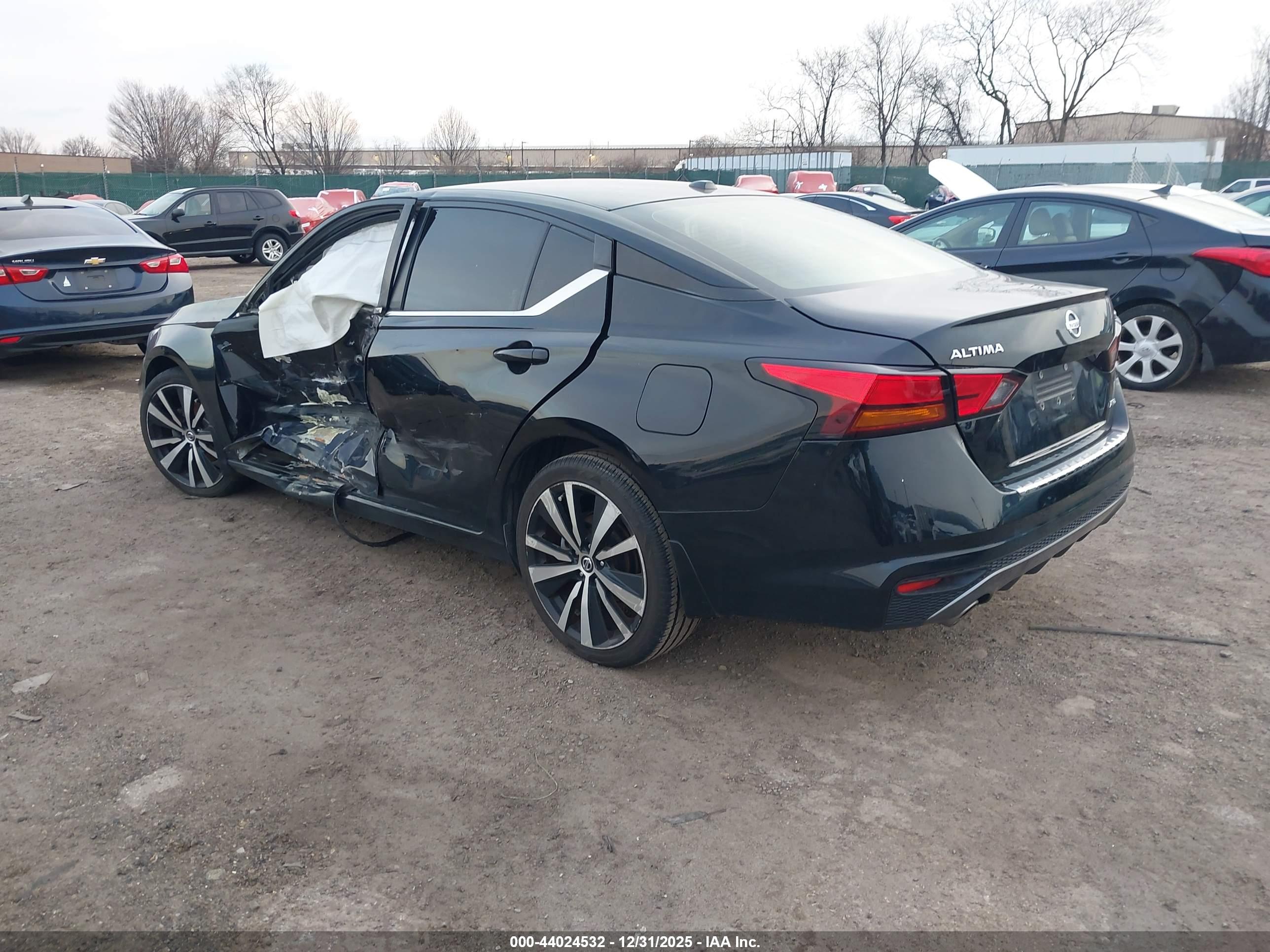 NISSAN ALTIMA image 3