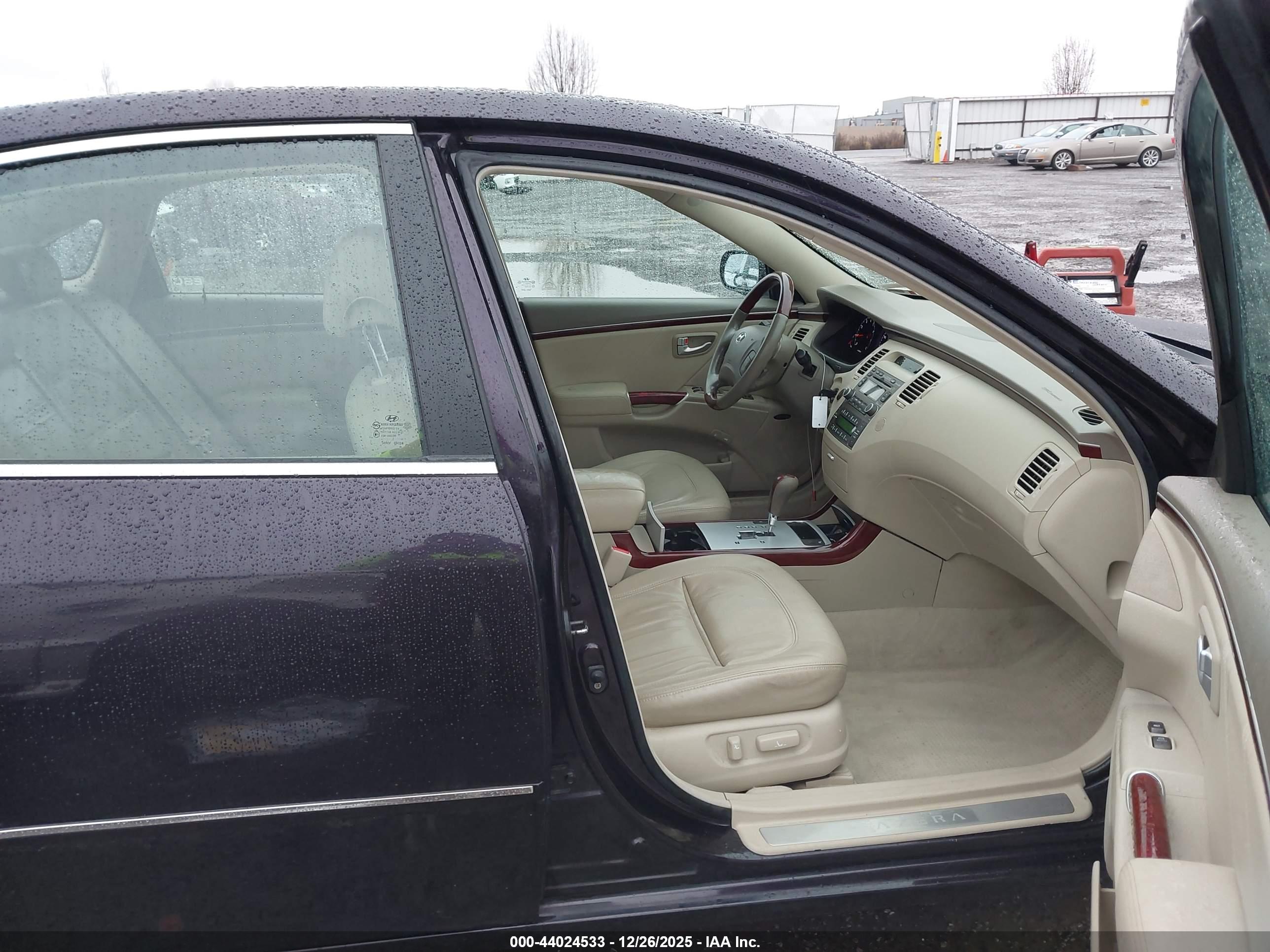 HYUNDAI AZERA image 5