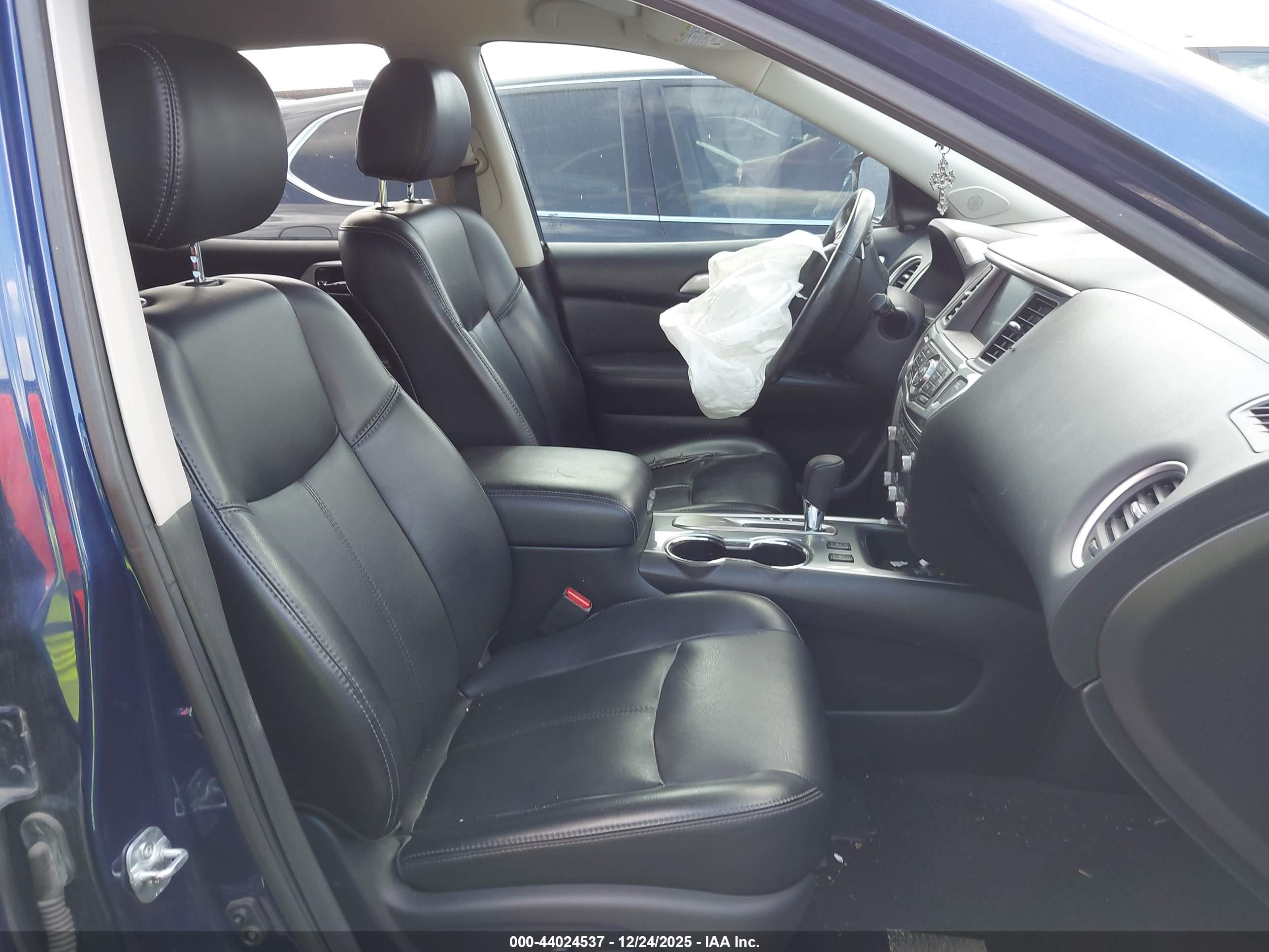 NISSAN PATHFINDER image 5
