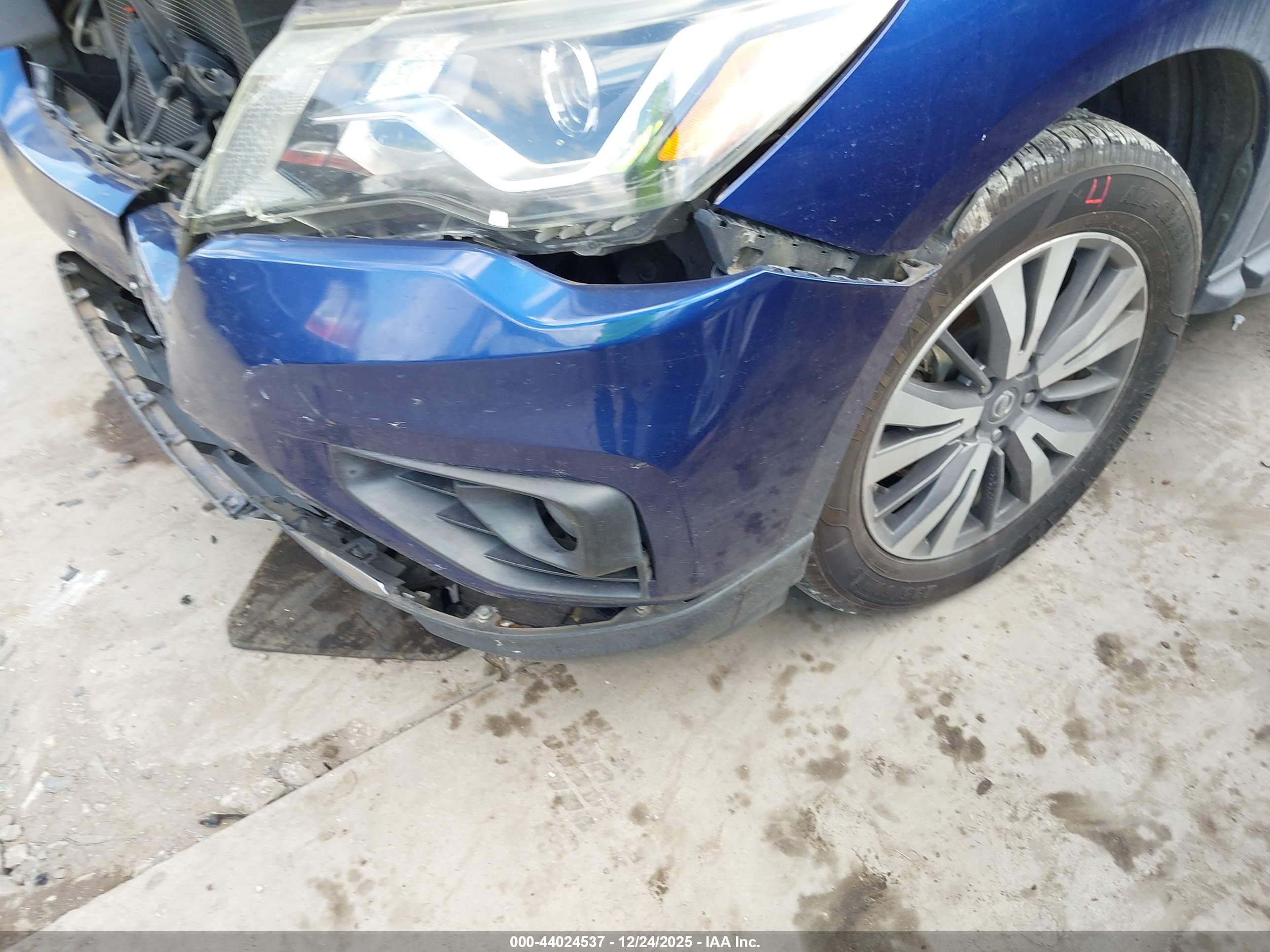 NISSAN PATHFINDER image 6