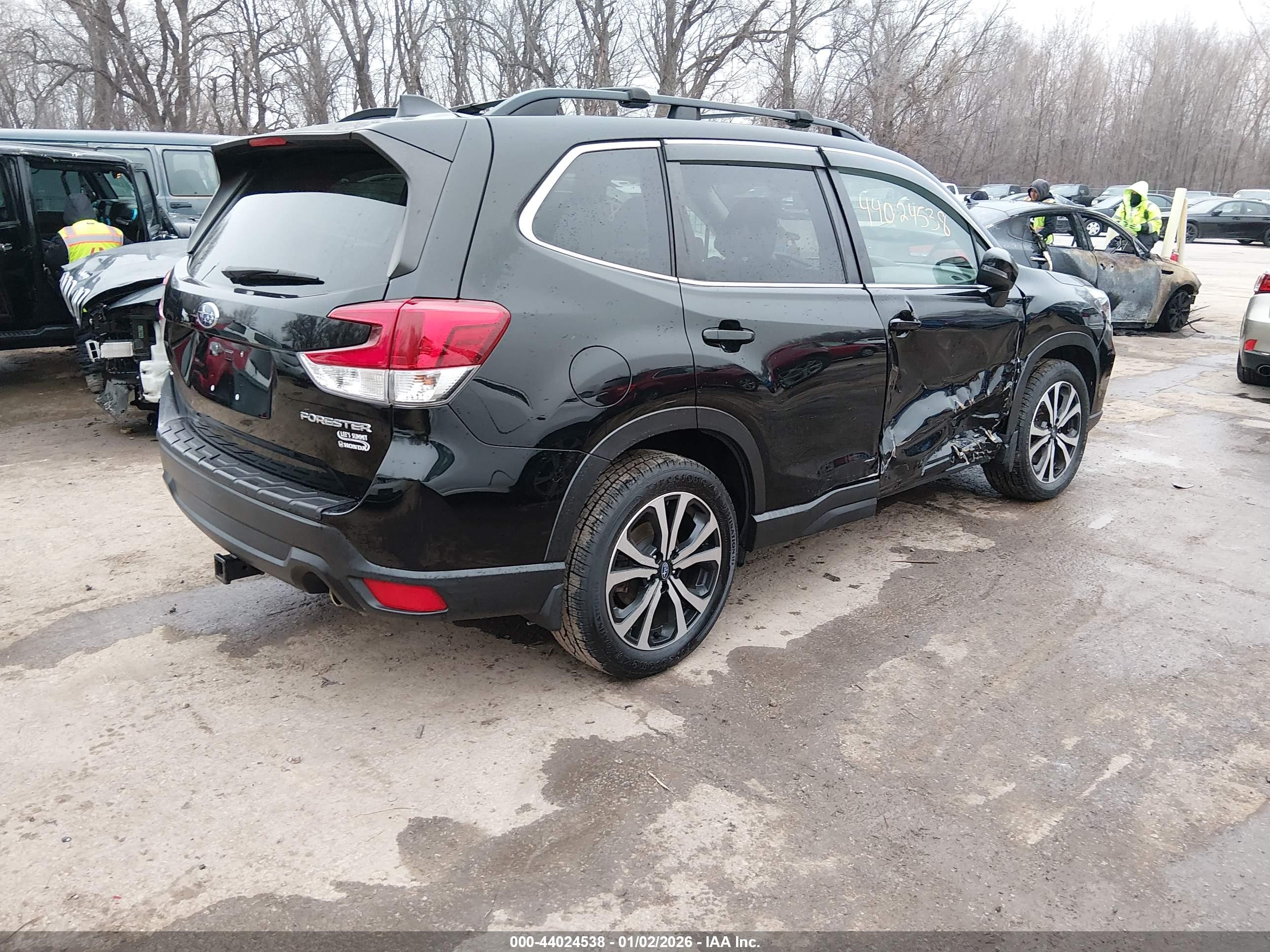 SUBARU FORESTER image 4