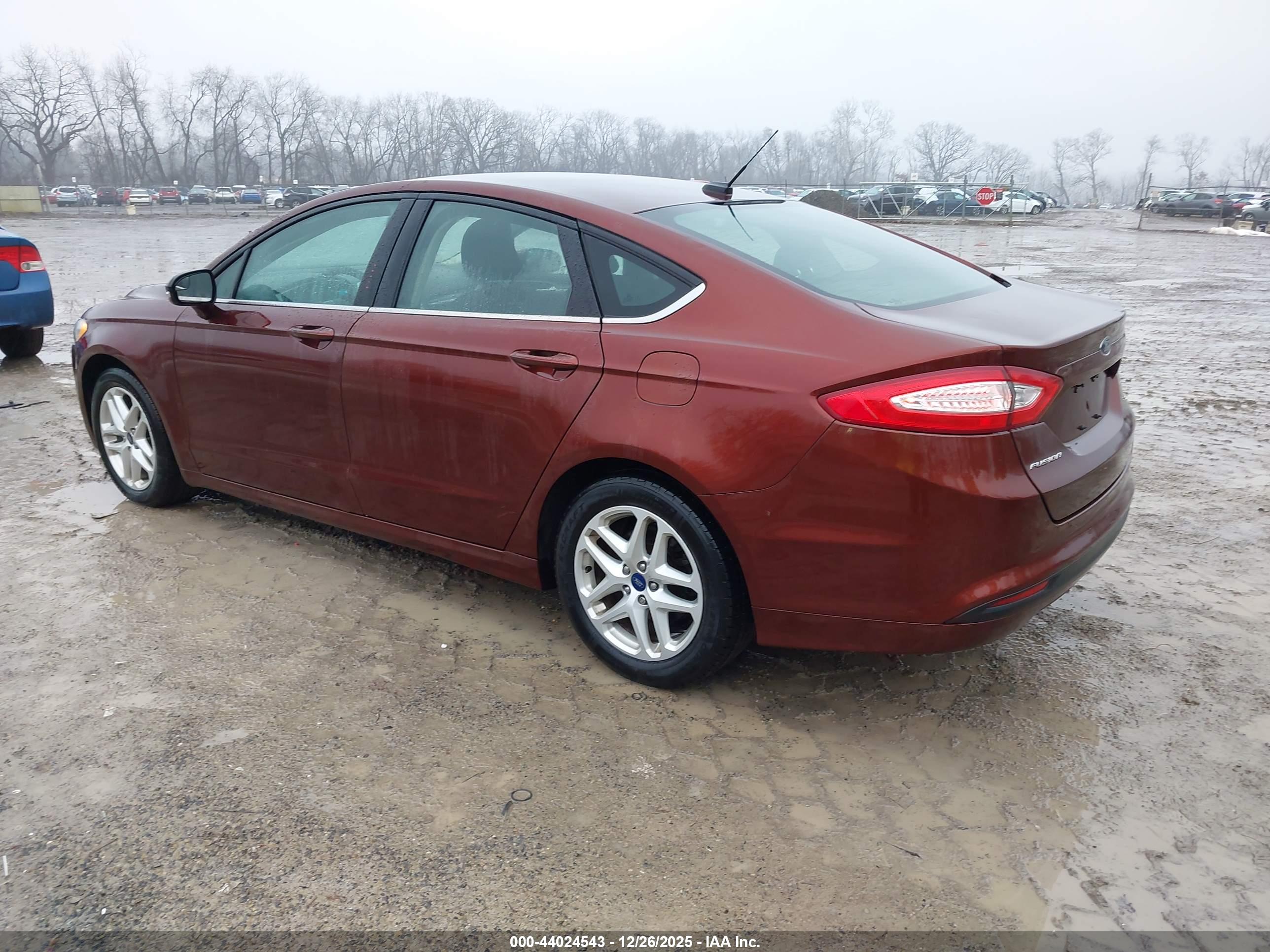 FORD FUSION image 3