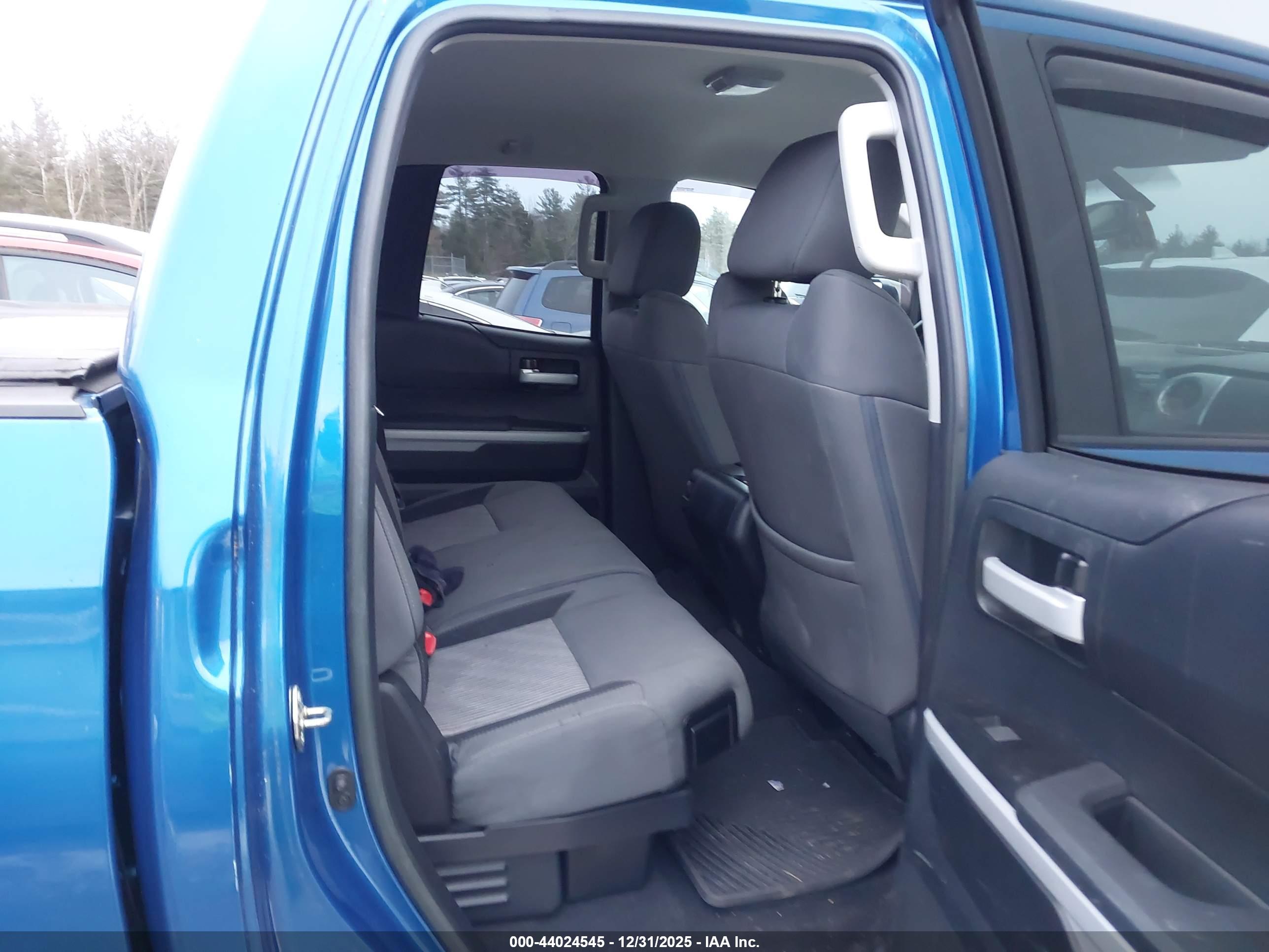 TOYOTA TUNDRA image 8