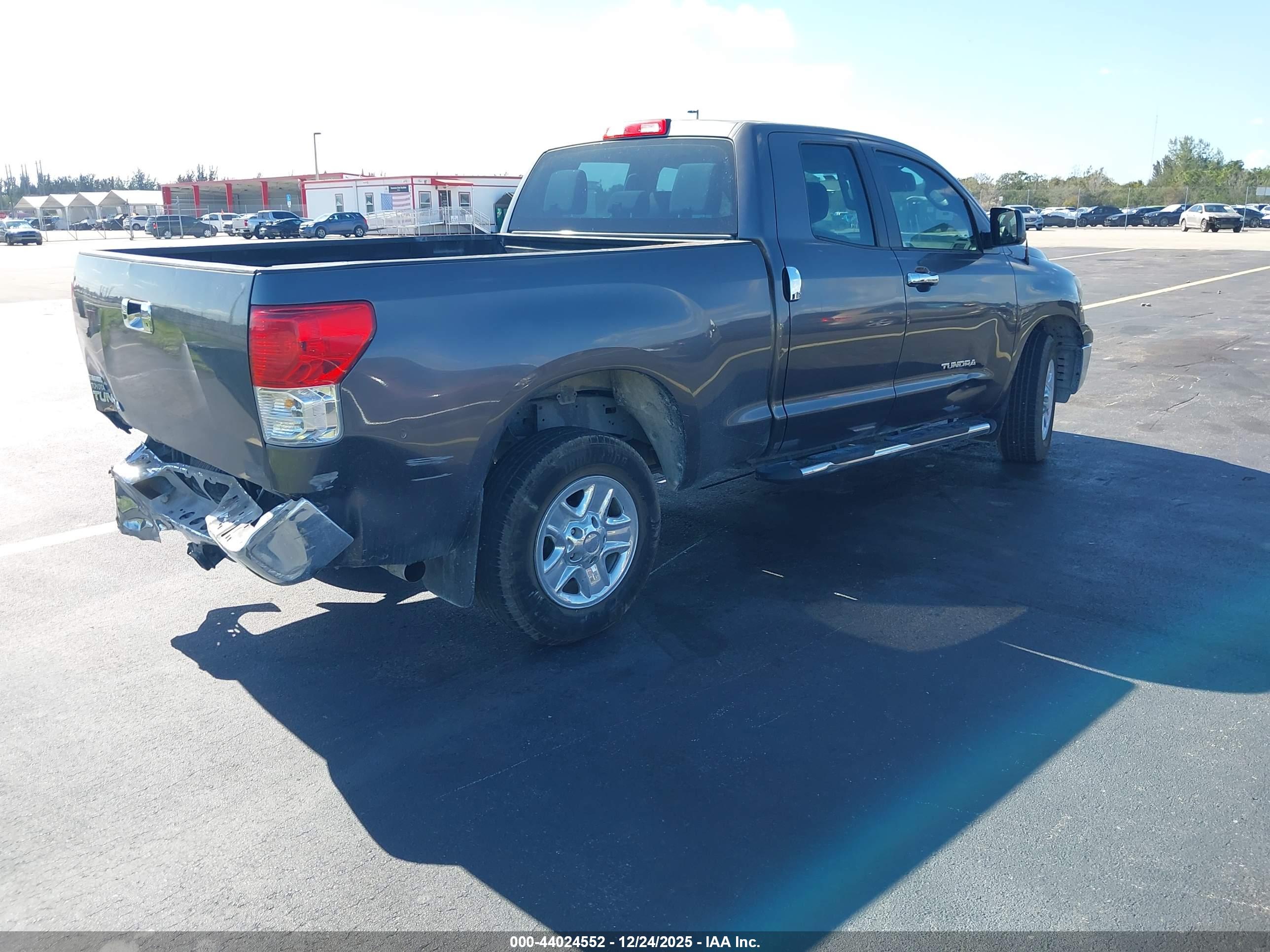 TOYOTA TUNDRA image 4