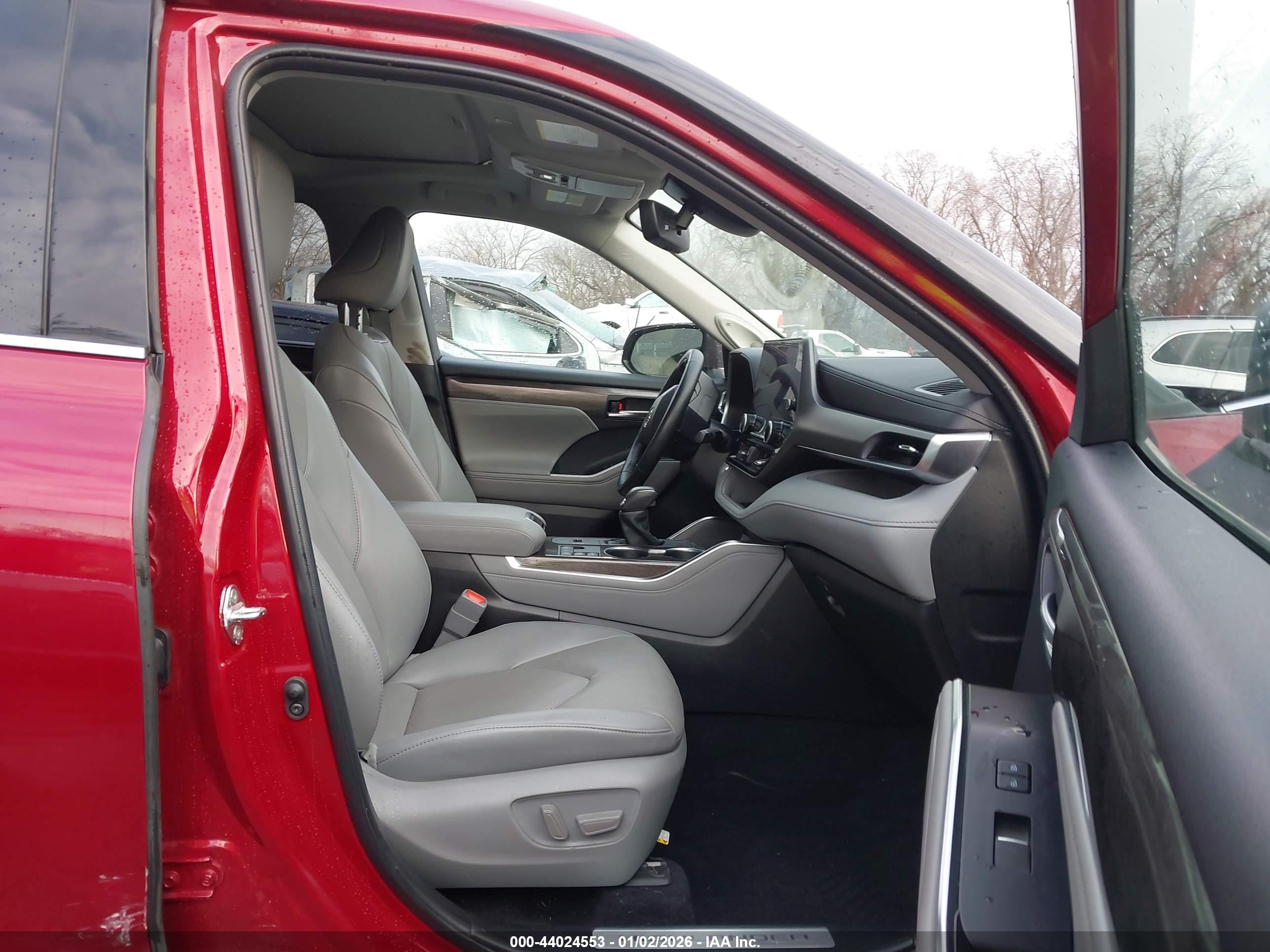 TOYOTA HIGHLANDER image 5