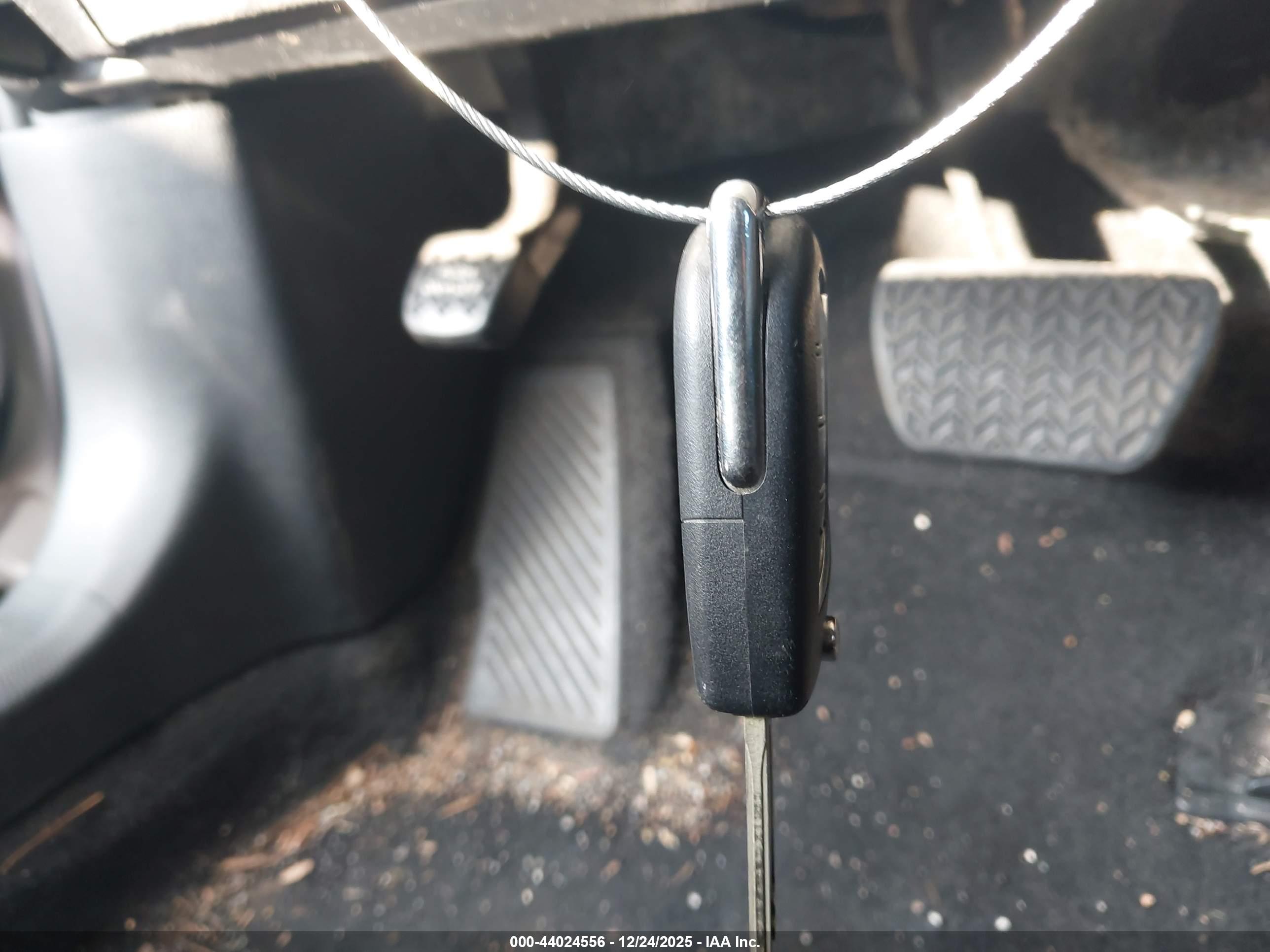 TOYOTA CAMRY image 11