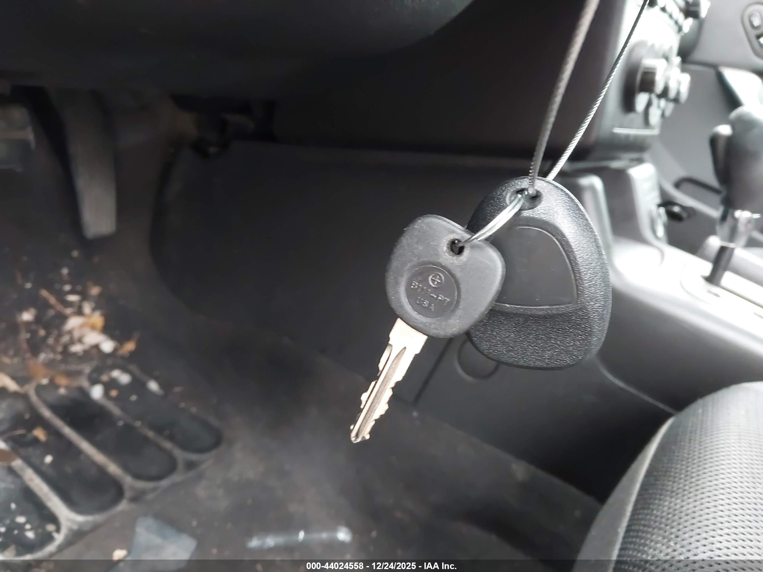 PONTIAC G6 image 11