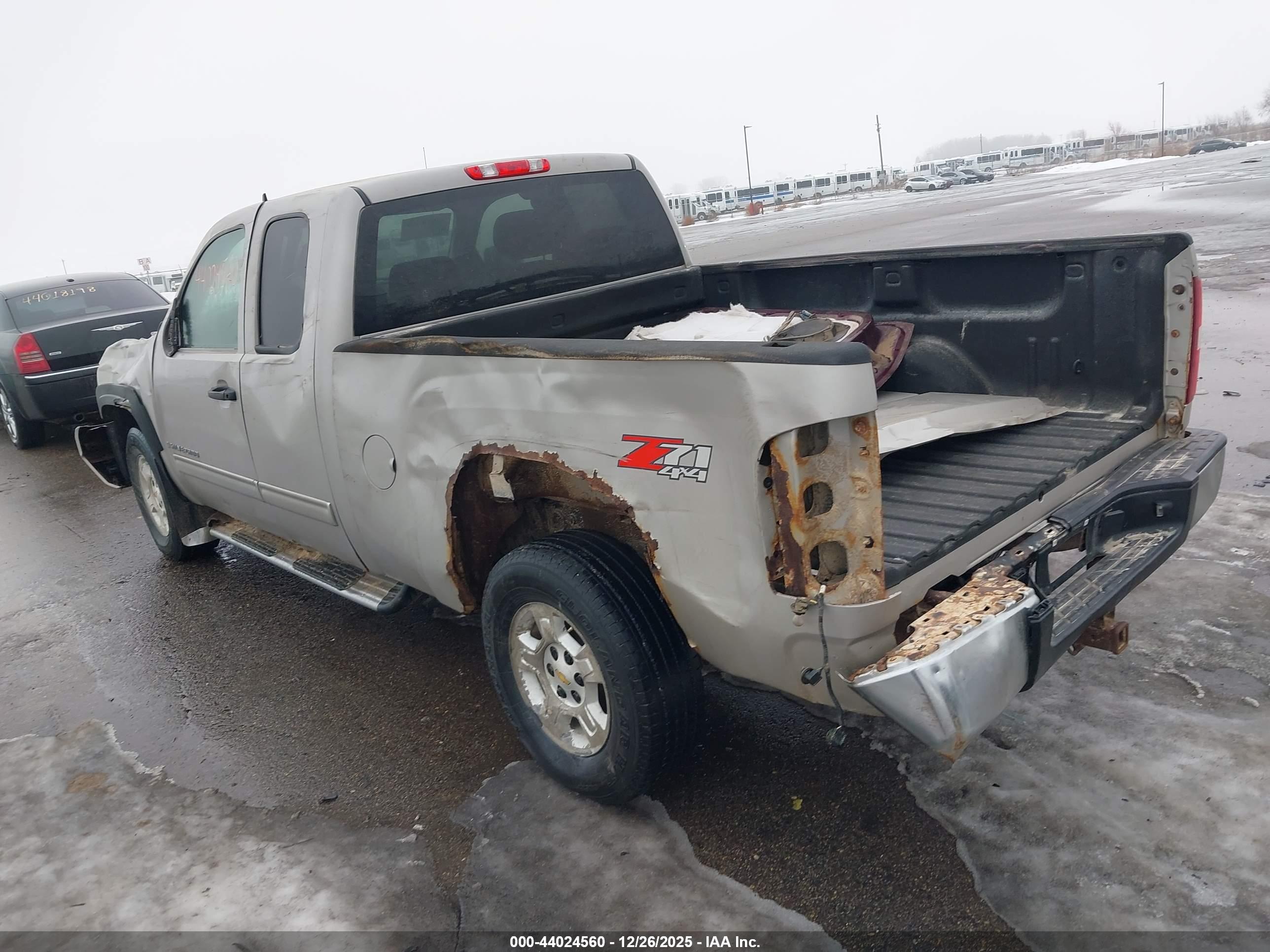 CHEVROLET SILVERADO image 3