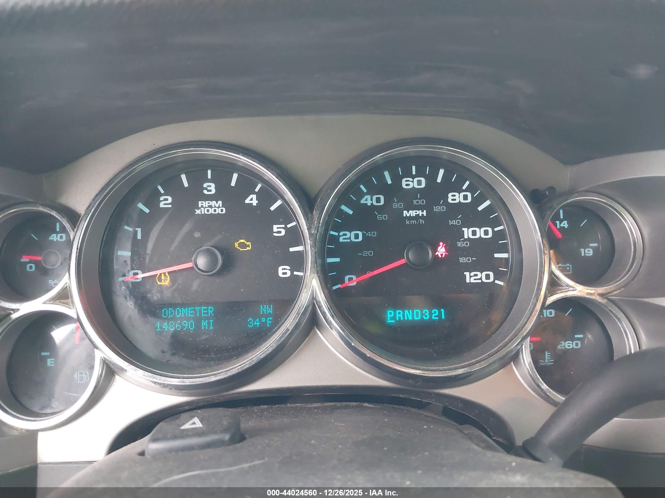 CHEVROLET SILVERADO image 7
