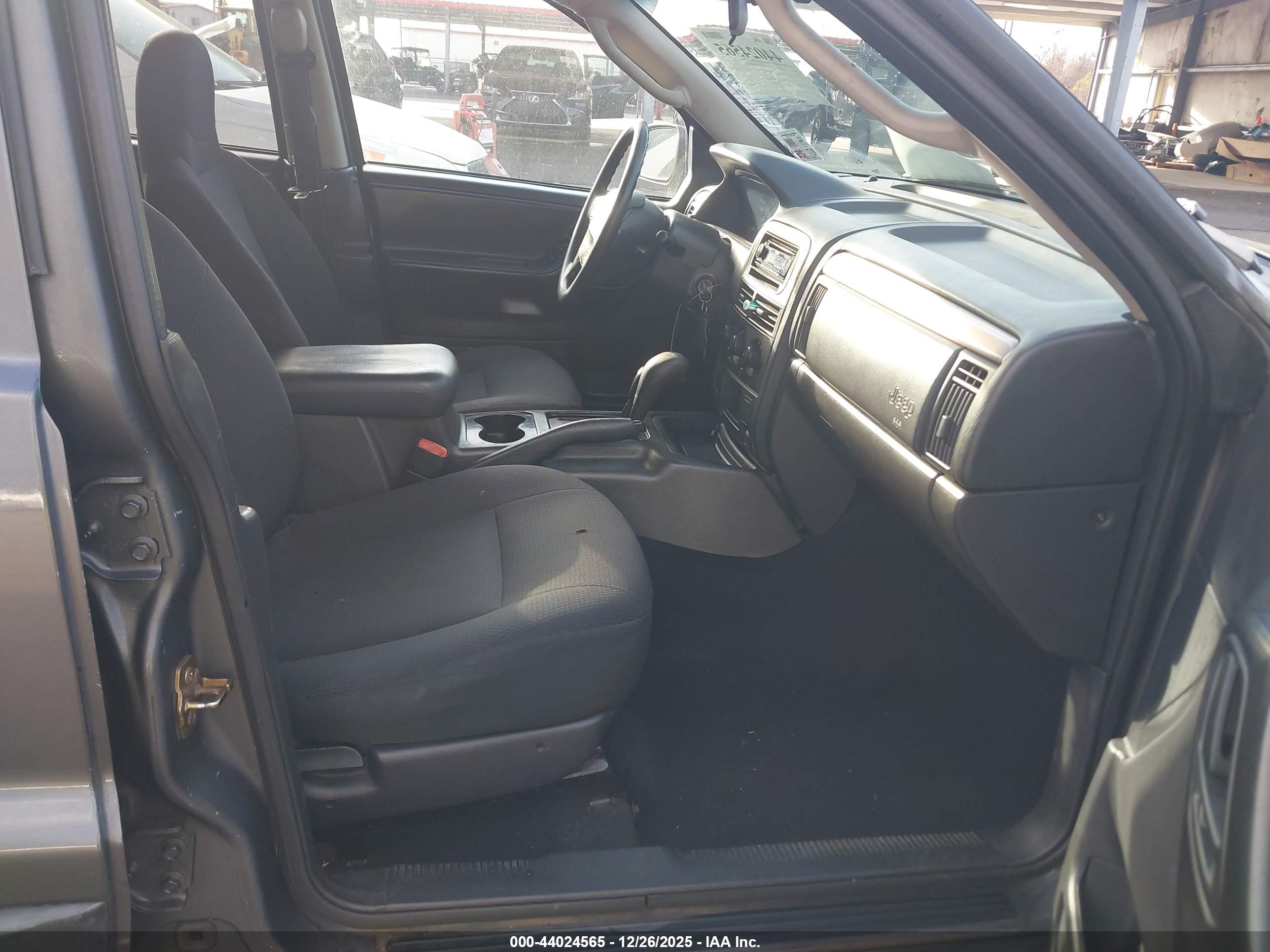 JEEP GRAND image 5