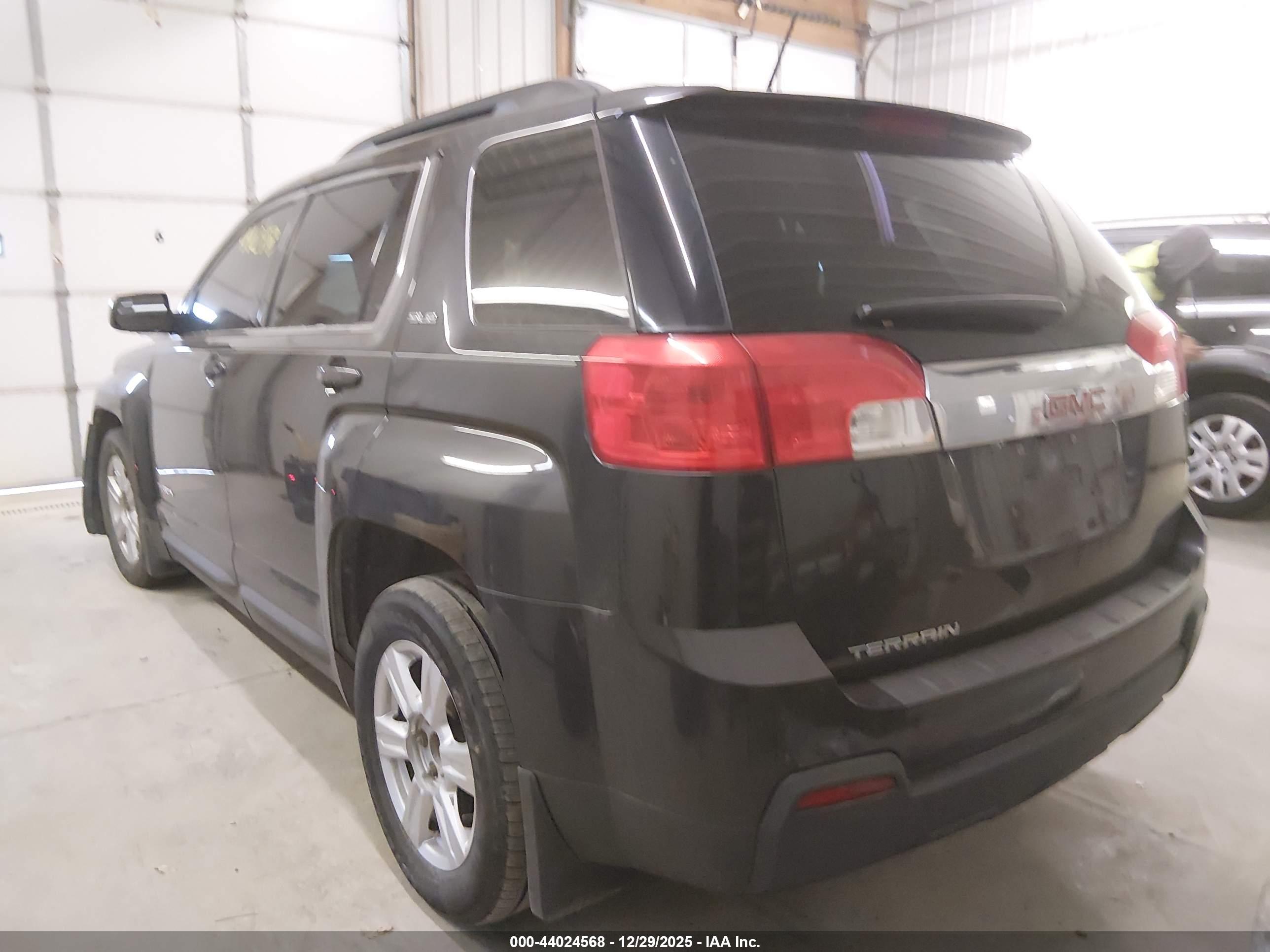 GMC TERRAIN image 3
