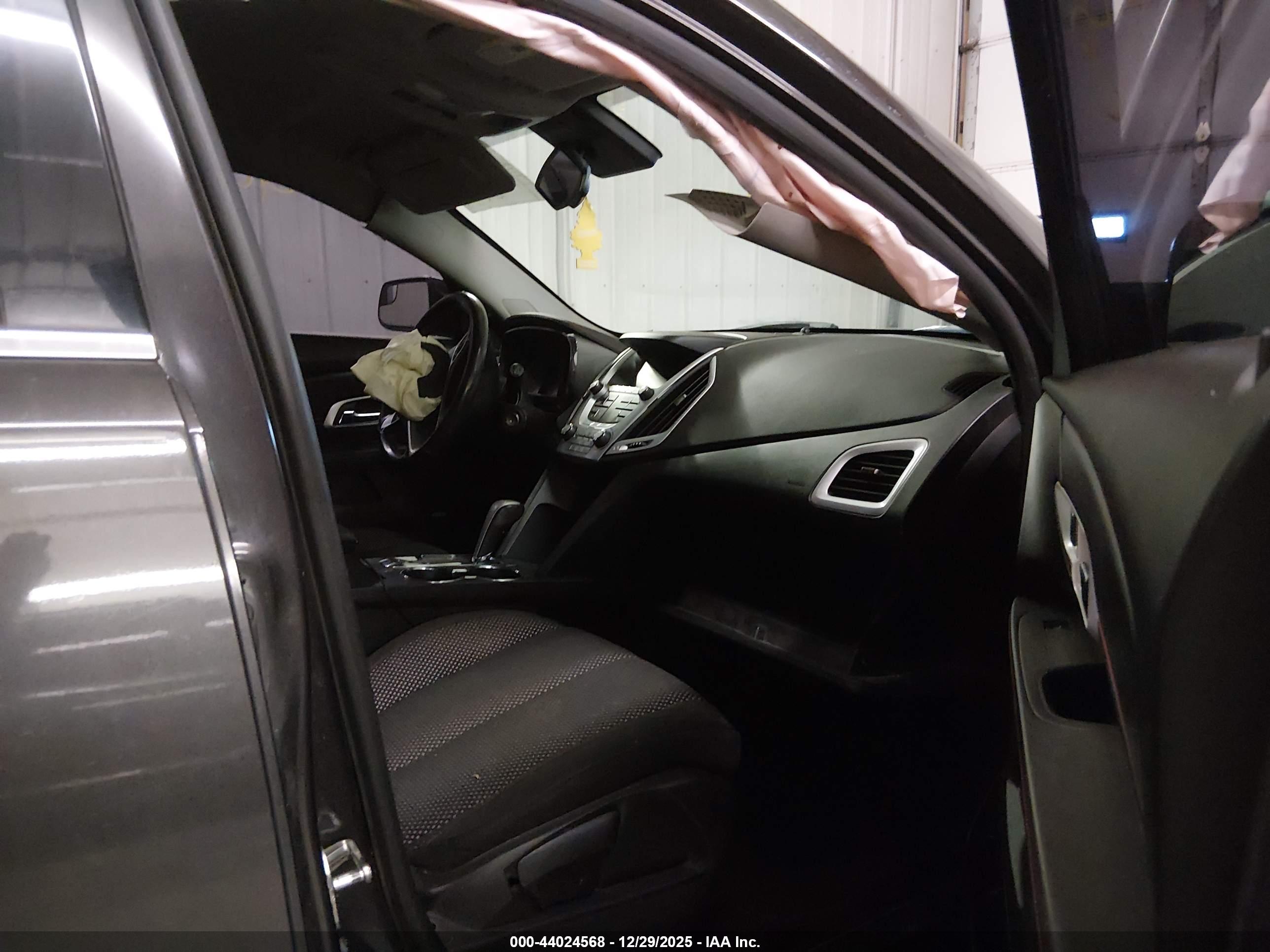 GMC TERRAIN image 5