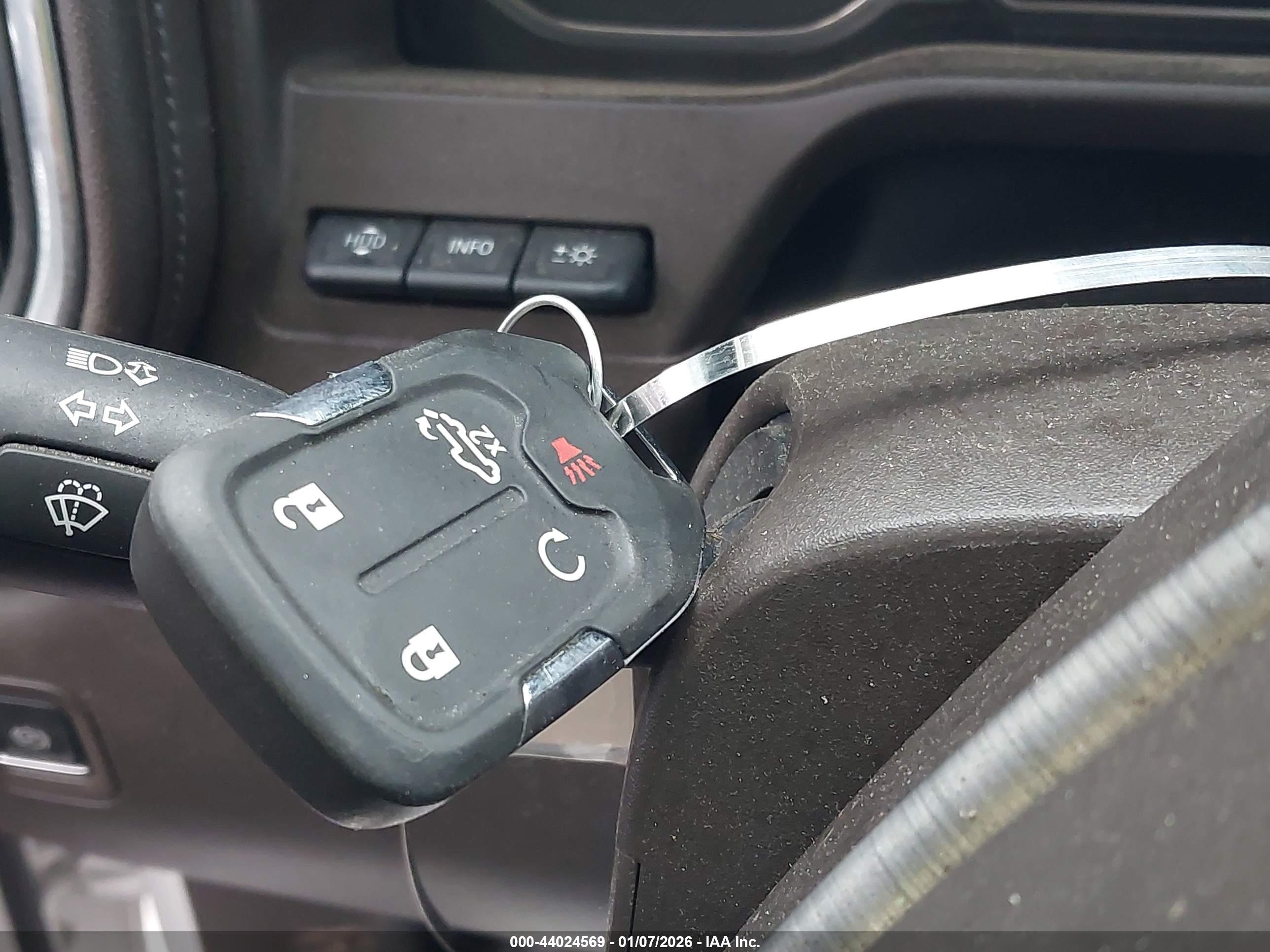 GMC SIERRA image 11