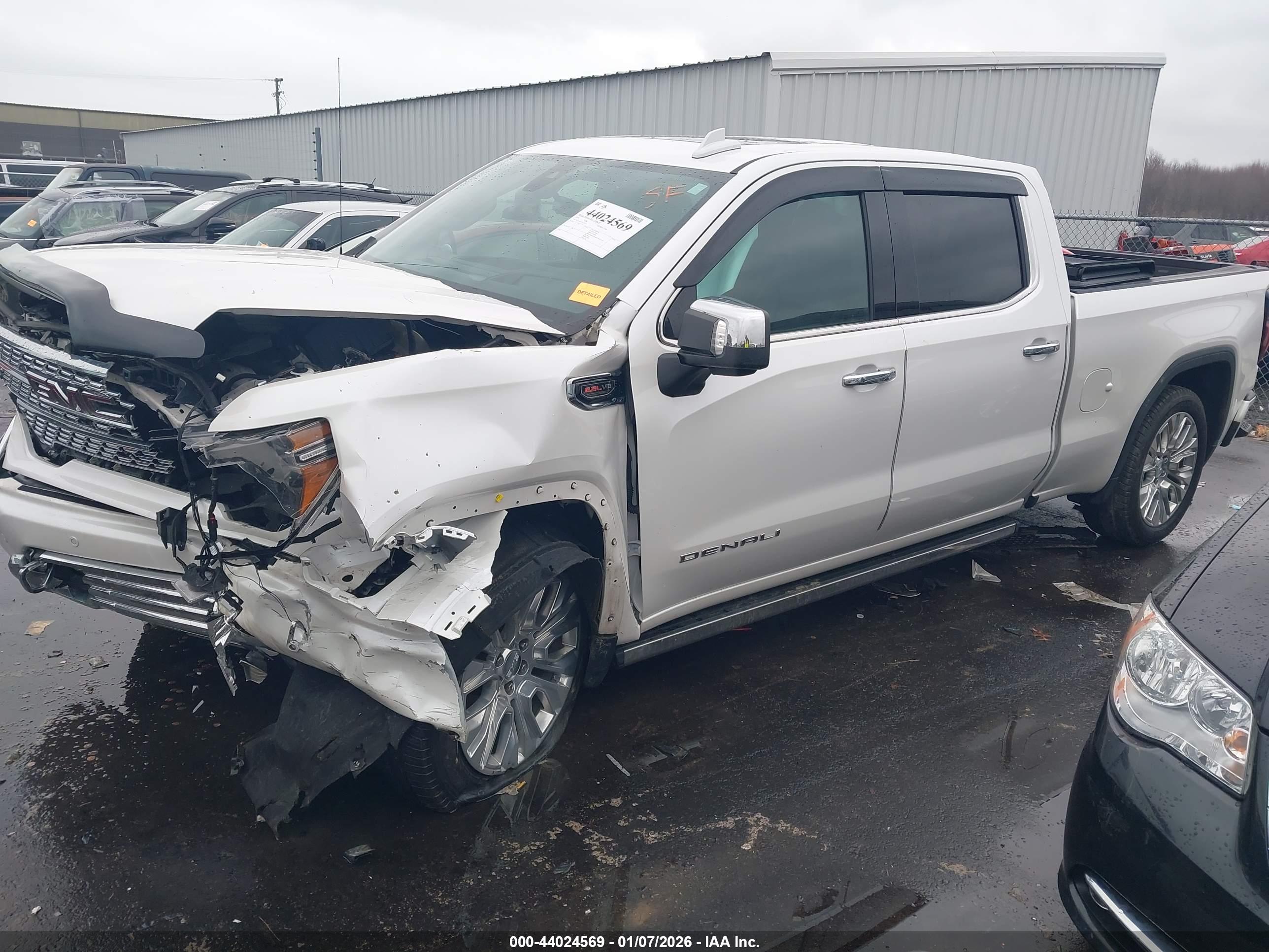 GMC SIERRA image 2