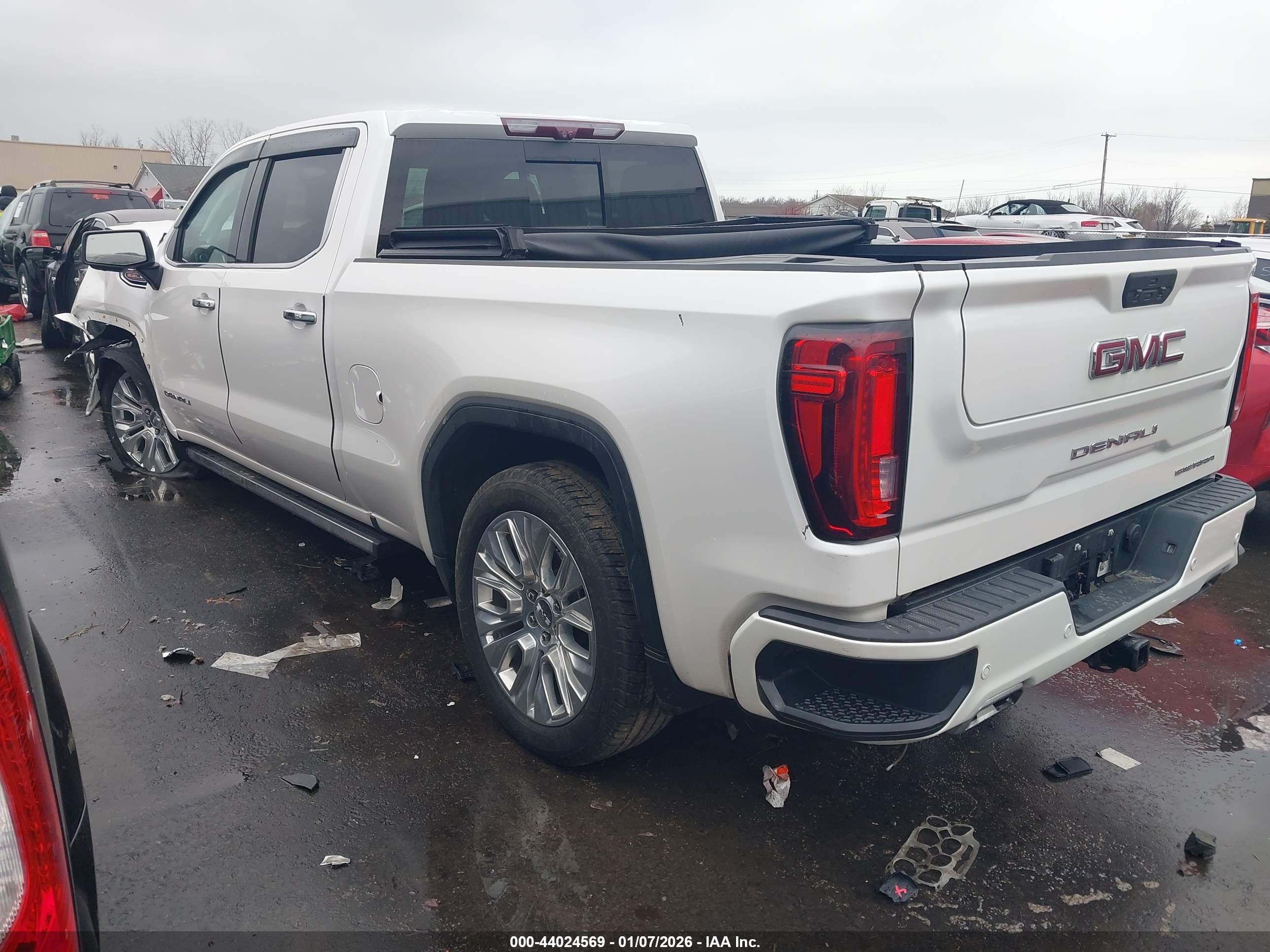 GMC SIERRA image 3