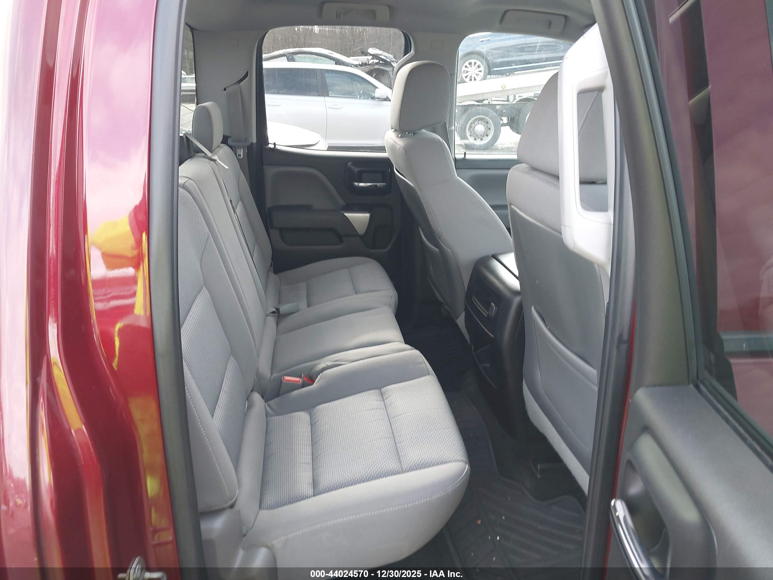 CHEVROLET SILVERADO image 8