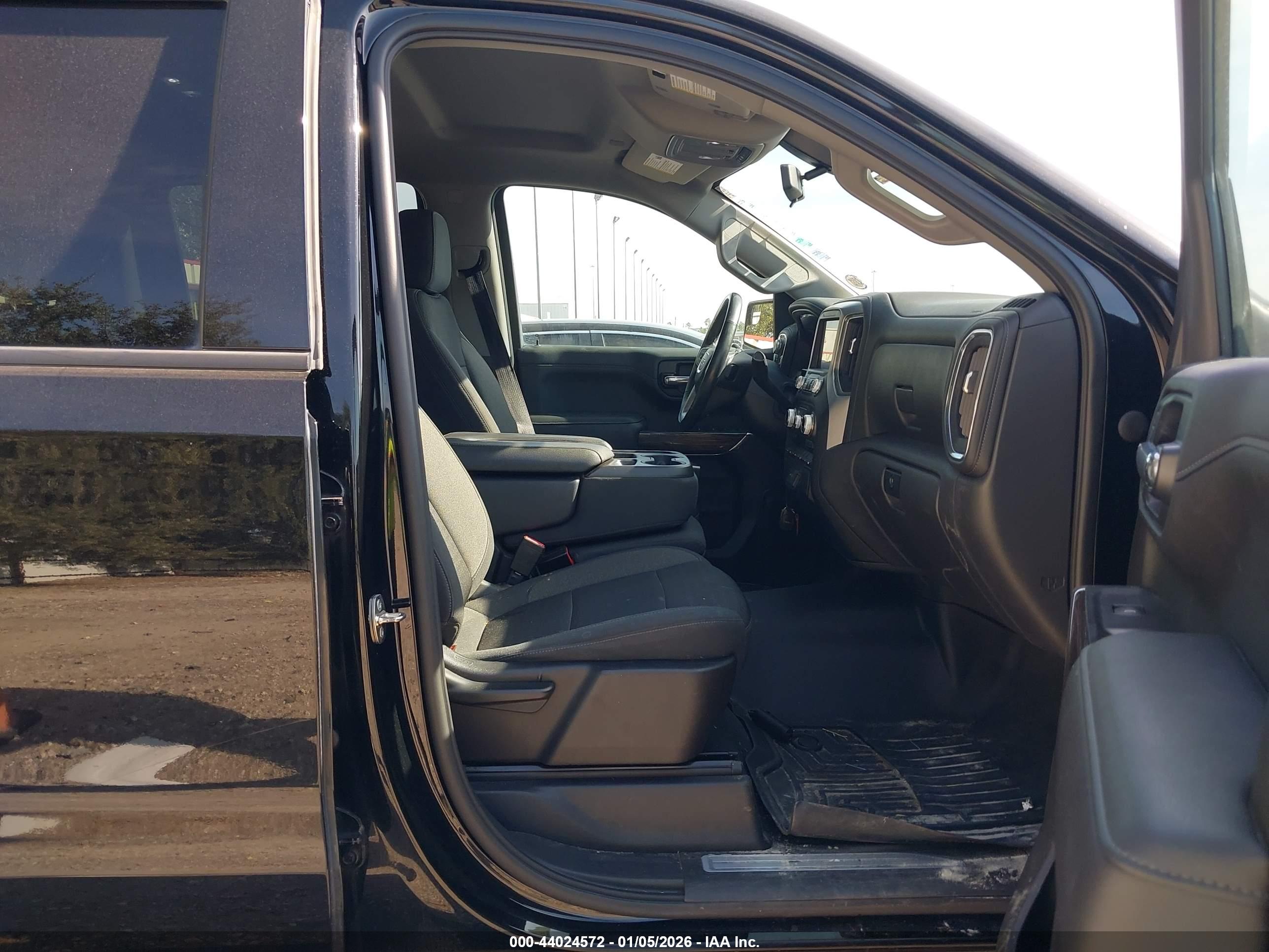 GMC SIERRA image 5