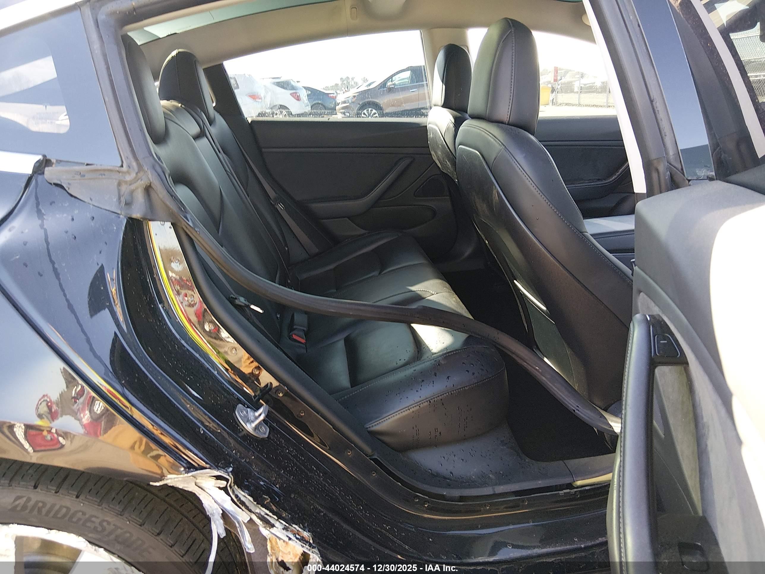 TESLA MODEL image 8