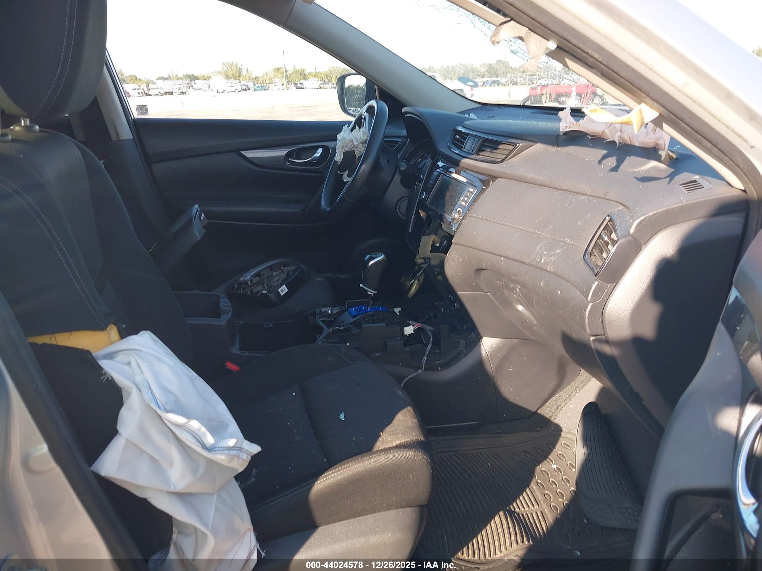 NISSAN ROGUE image 5