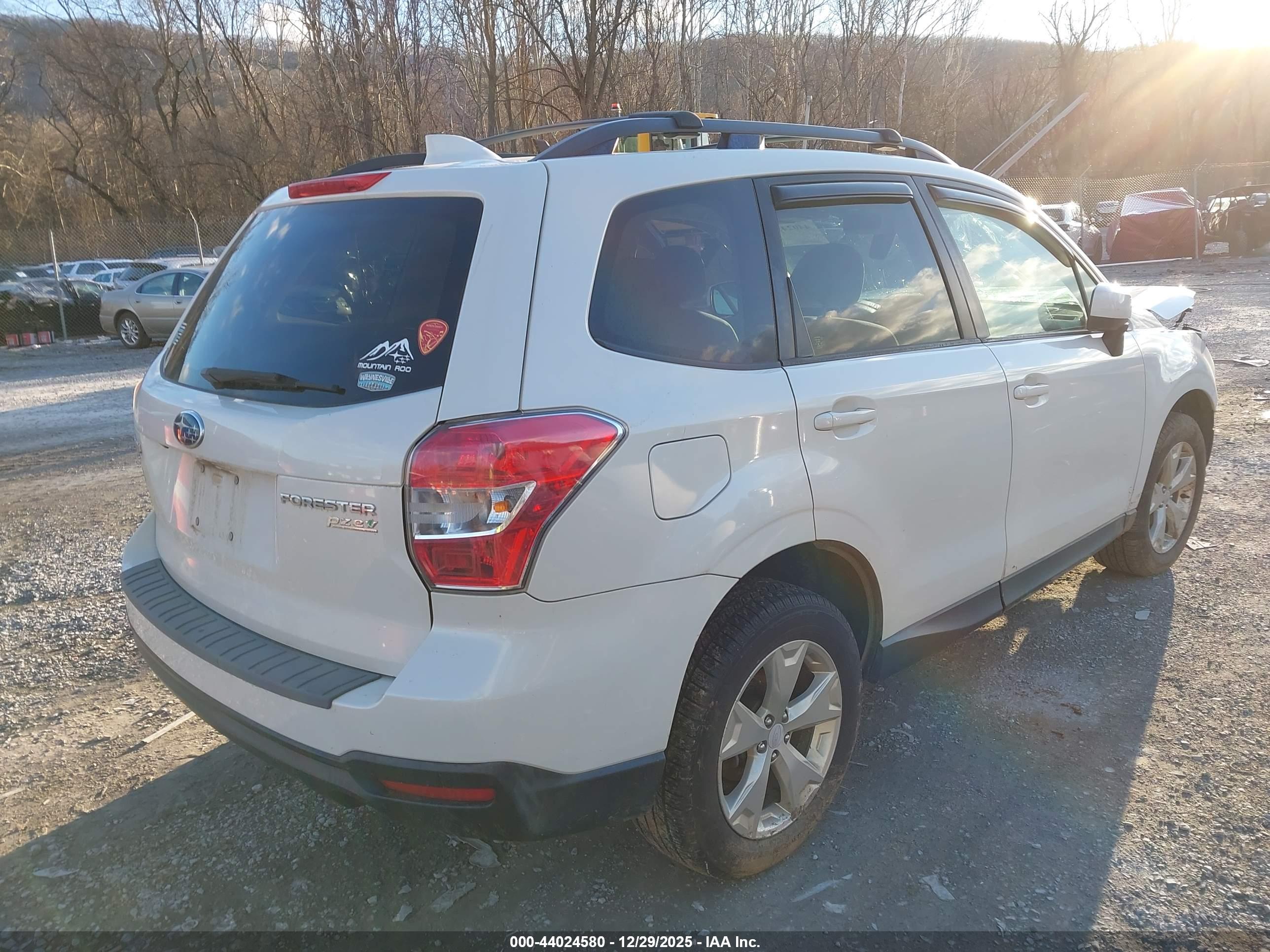 SUBARU FORESTER image 4