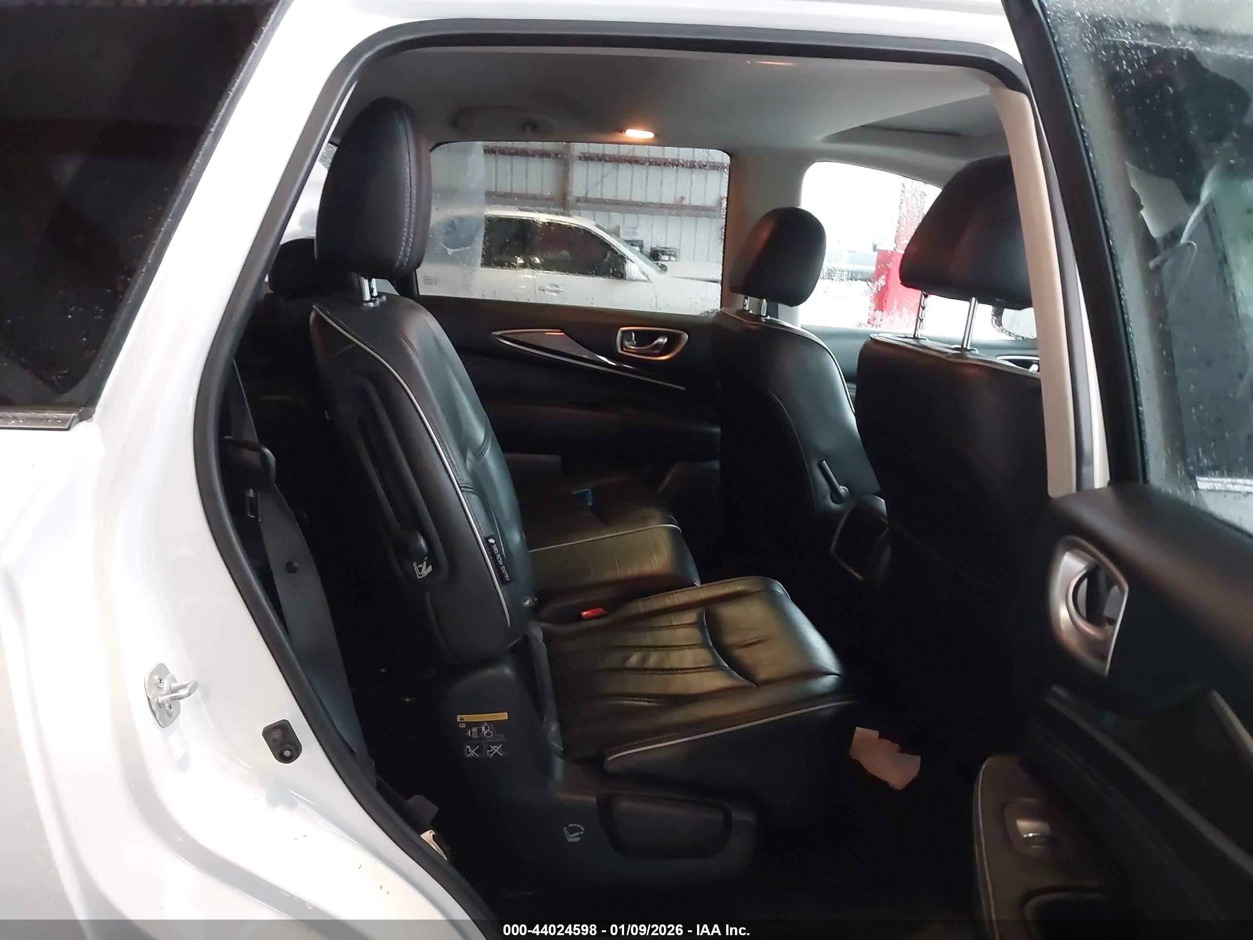 INFINITI QX60 image 8