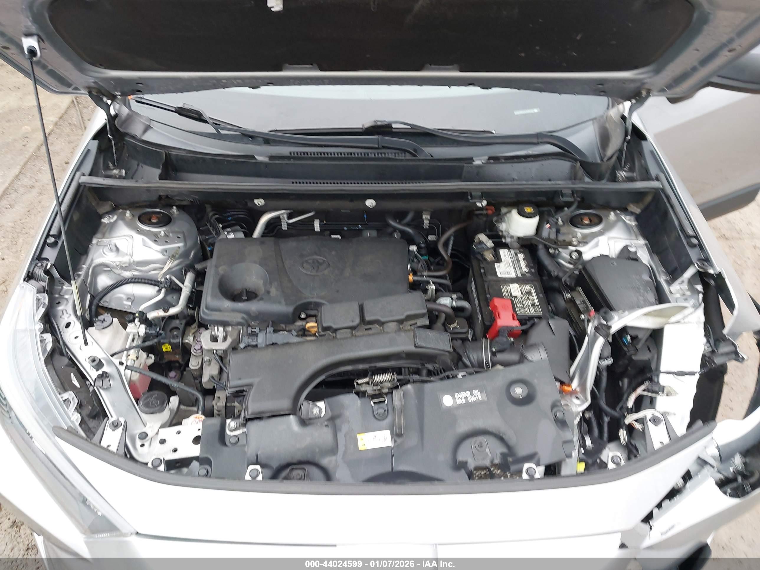 TOYOTA RAV4 image 10