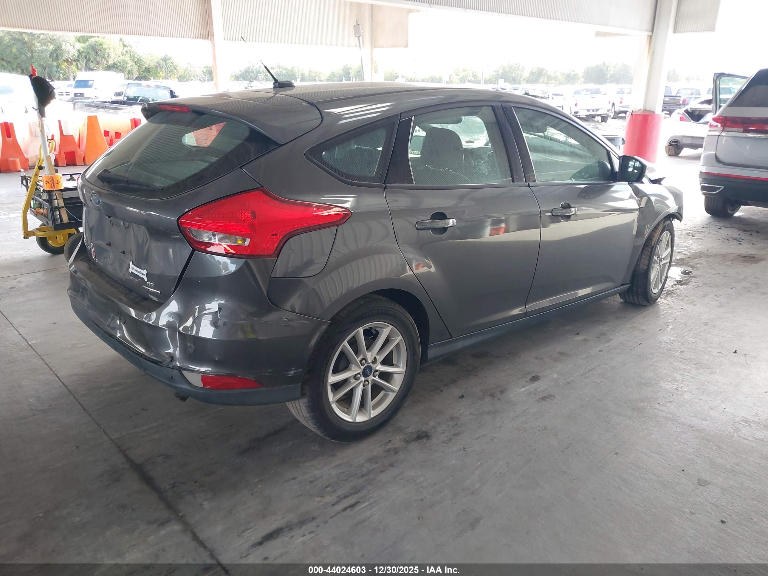 FORD FOCUS image 4