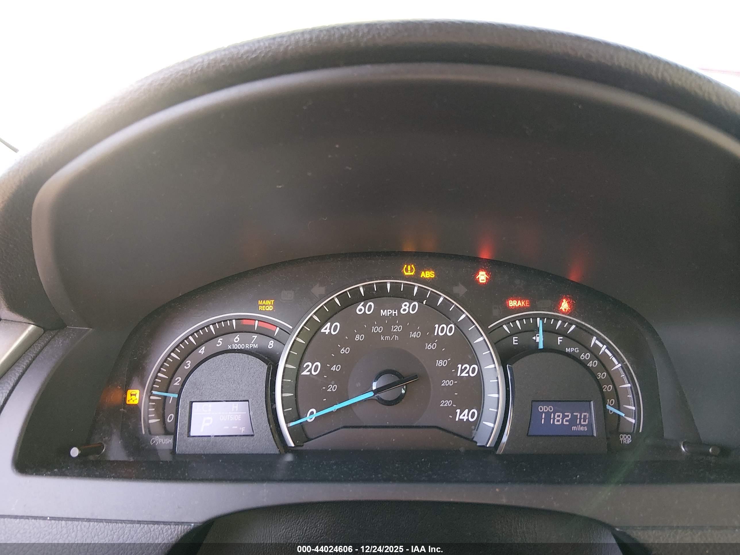 TOYOTA CAMRY image 7